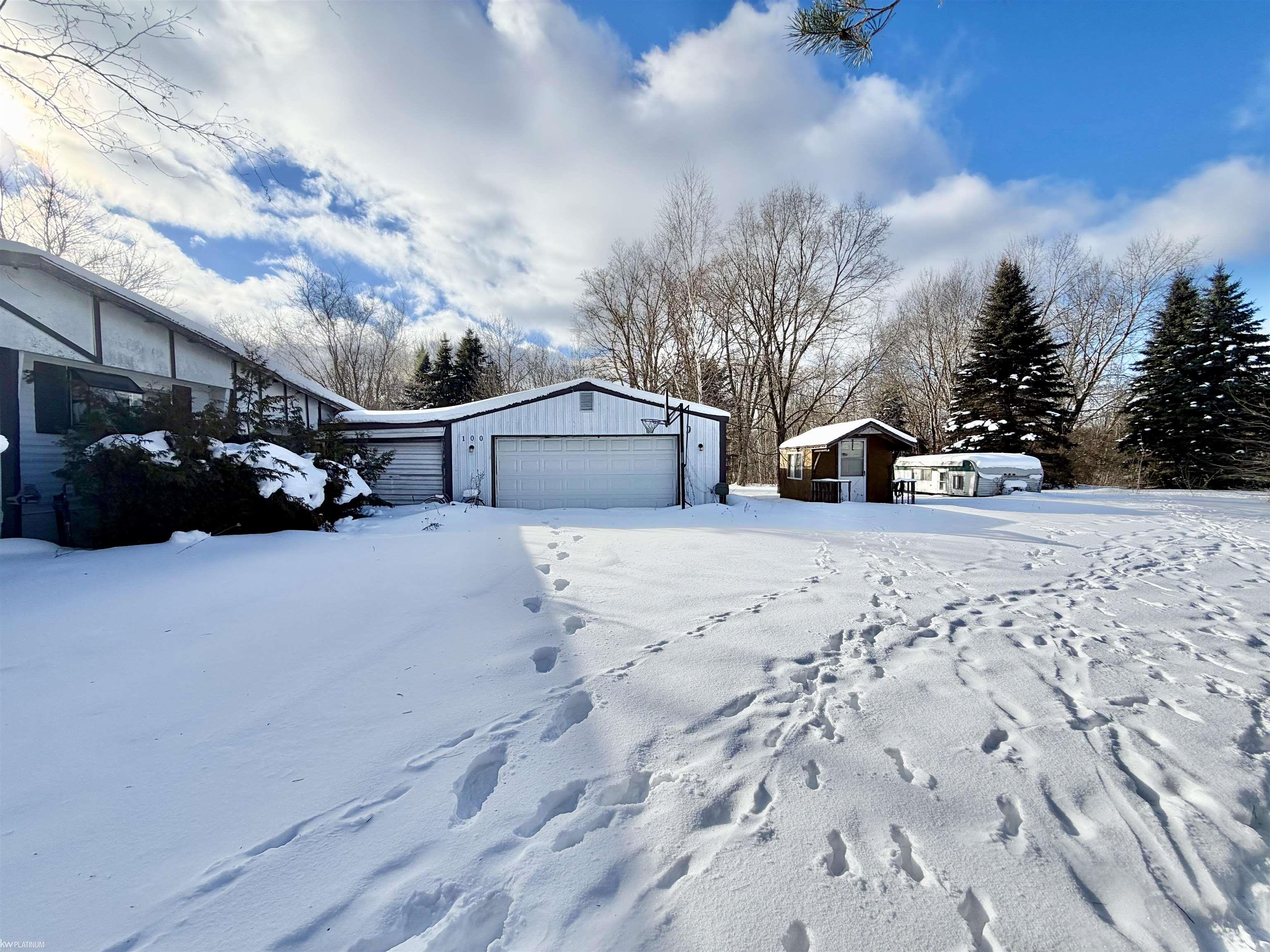 Homes for sale in Houghton Lake, MI | 100 S Nellsville Rd, Houghton Lake, MI 48629 | MLS# 50199807