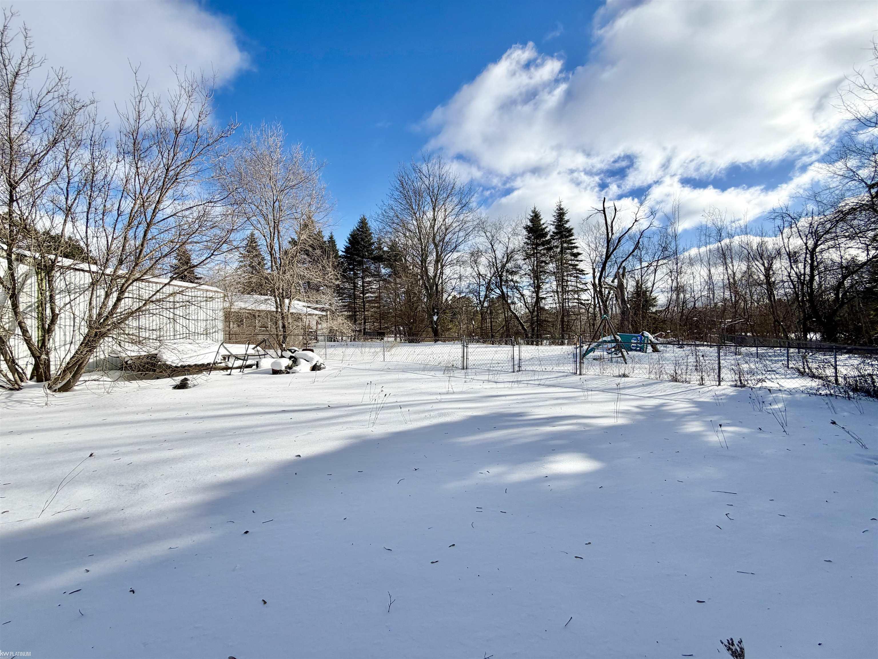 Homes for sale in Houghton Lake, MI | 100 S Nellsville Rd, Houghton Lake, MI 48629 | MLS# 50199807