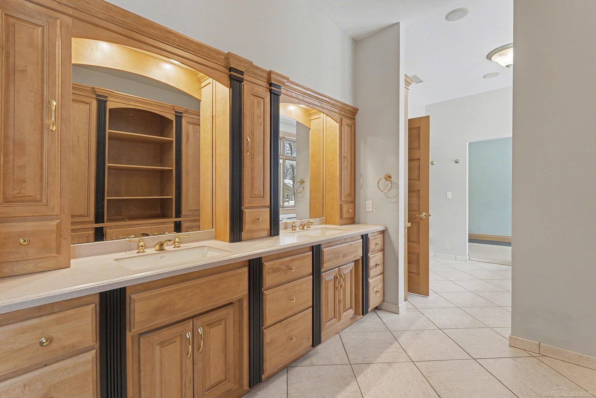 N3870 N Grand Oak Drive, Iron Mountain, MI, 49801