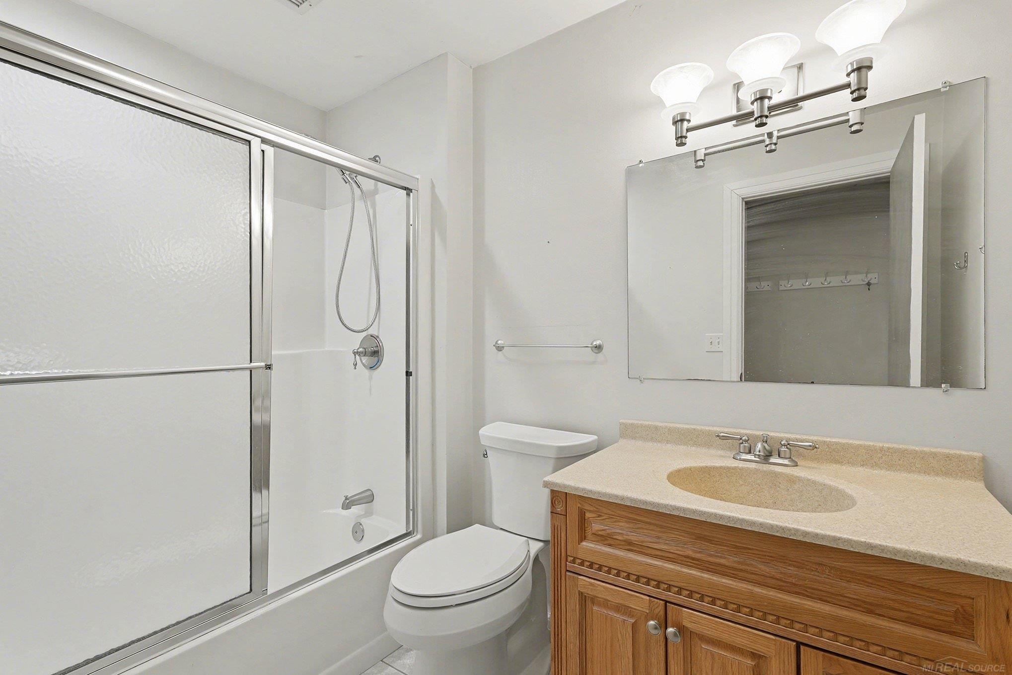 N3870 N Grand Oak Drive, Iron Mountain, MI, 49801