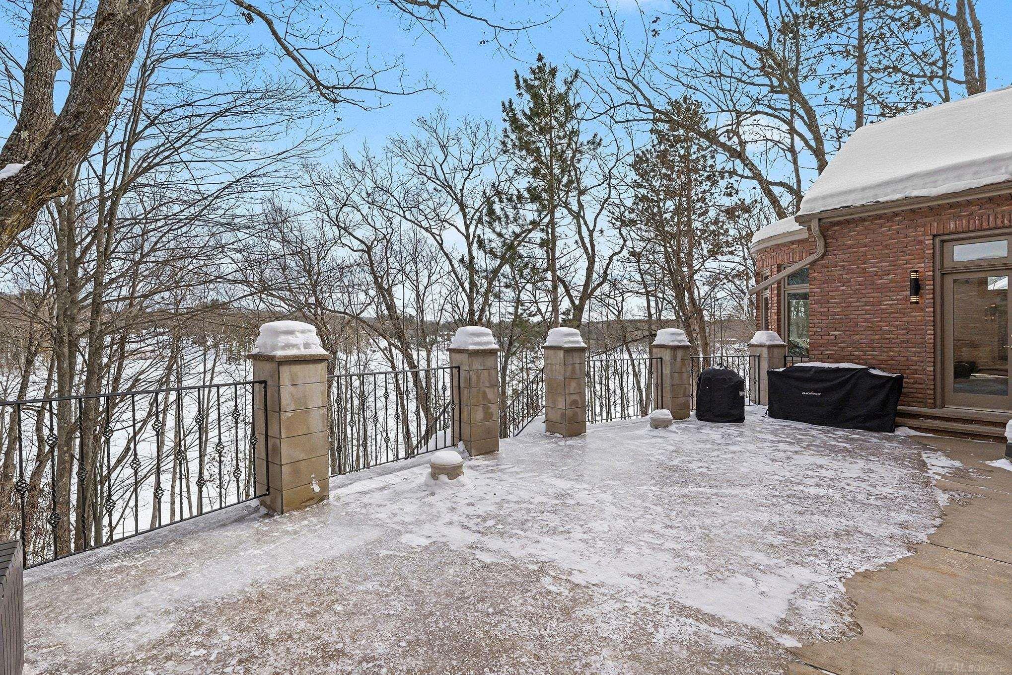 N3870 N Grand Oak Drive, Iron Mountain, MI, 49801