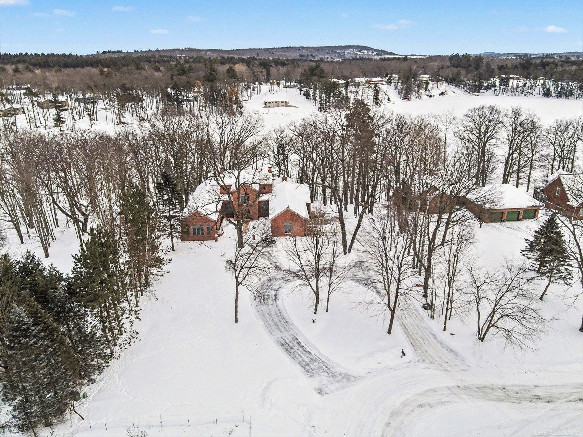 N3870 N Grand Oak Drive, Iron Mountain, MI, 49801