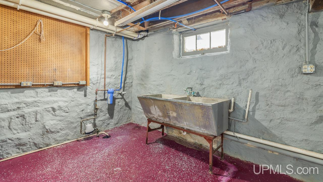 535 Detroit Avenue, Iron Mountain, MI, 49801