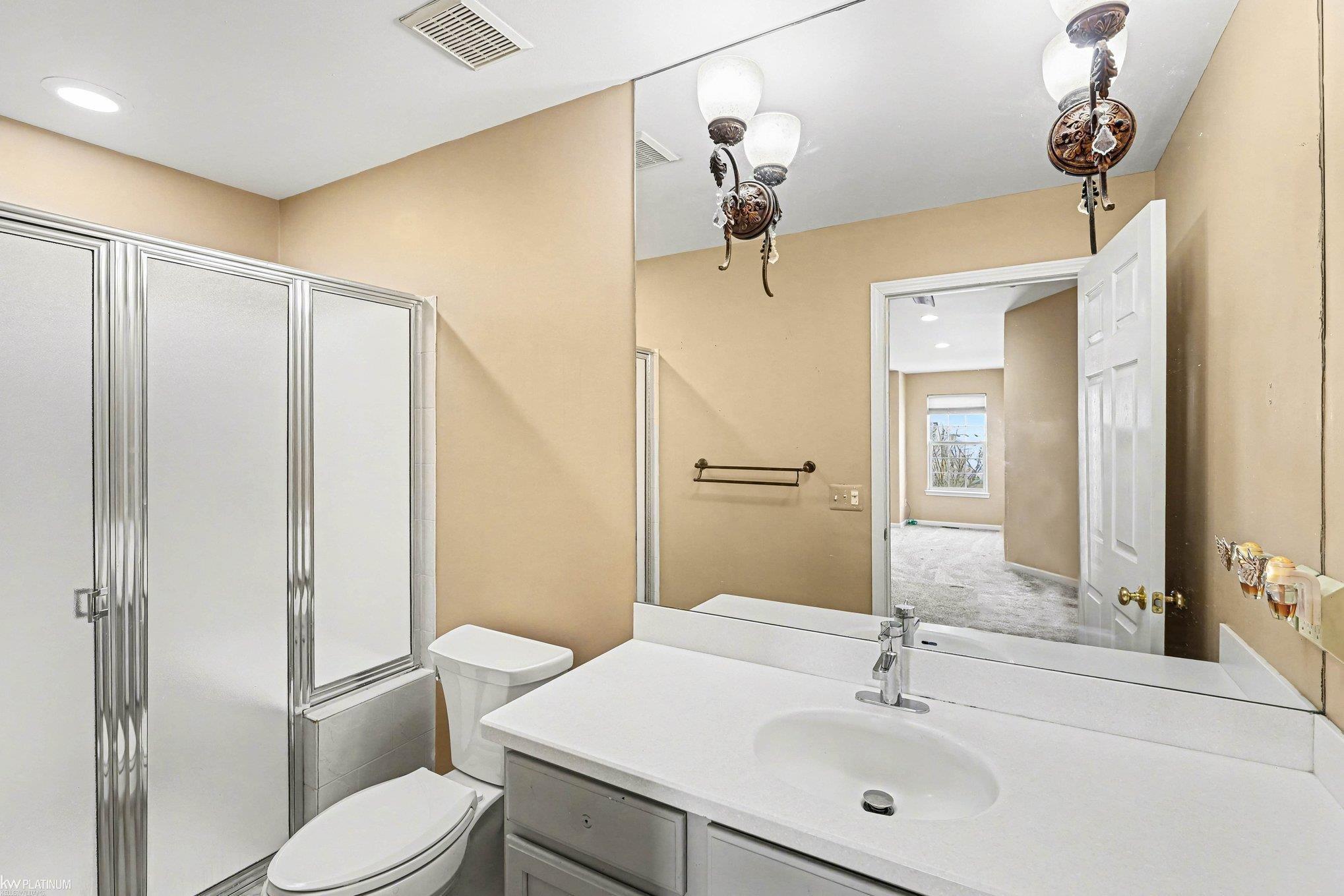 56659 Long Island Drive, Shelby Twp, MI, 48316