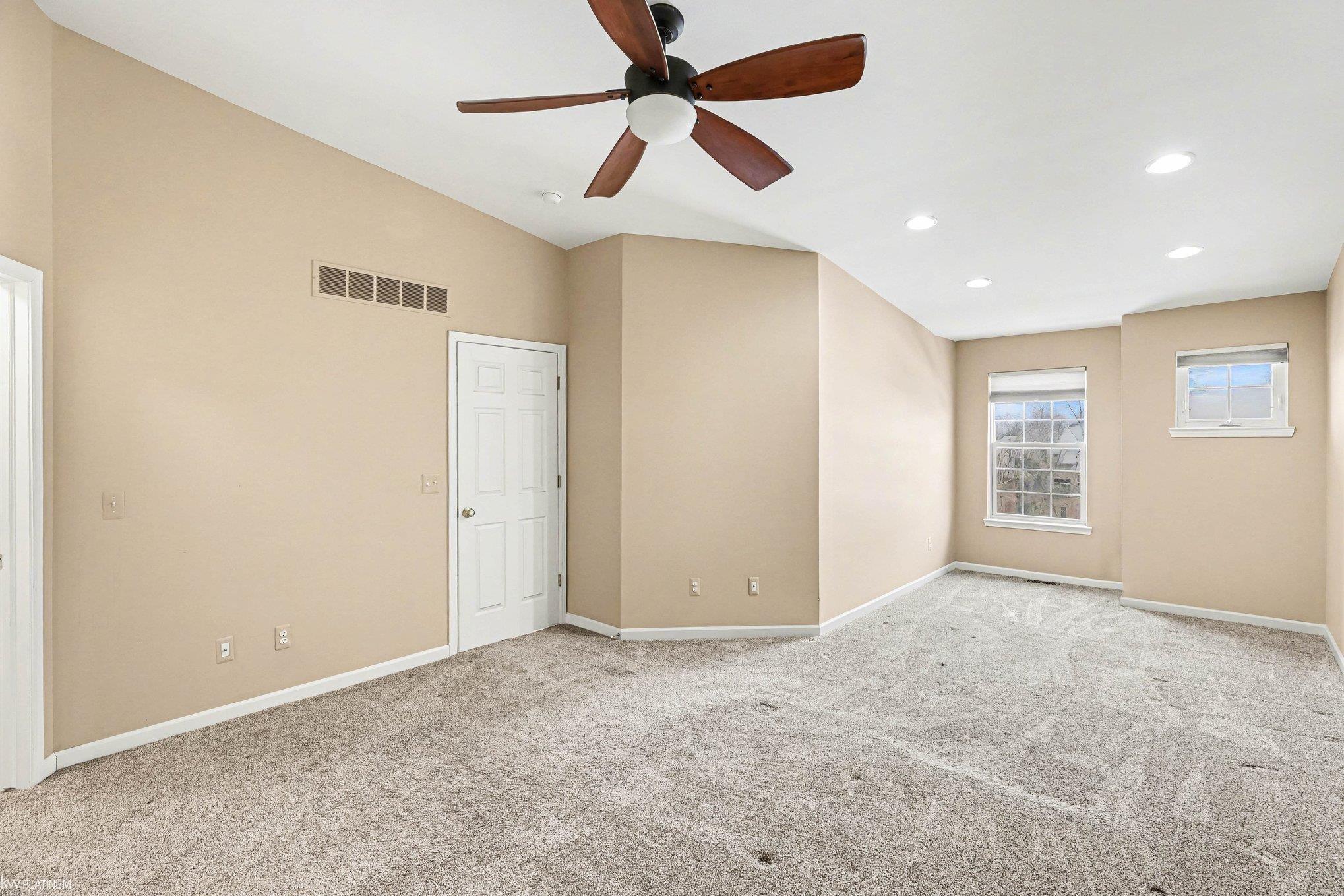 56659 Long Island Drive, Shelby Twp, MI, 48316