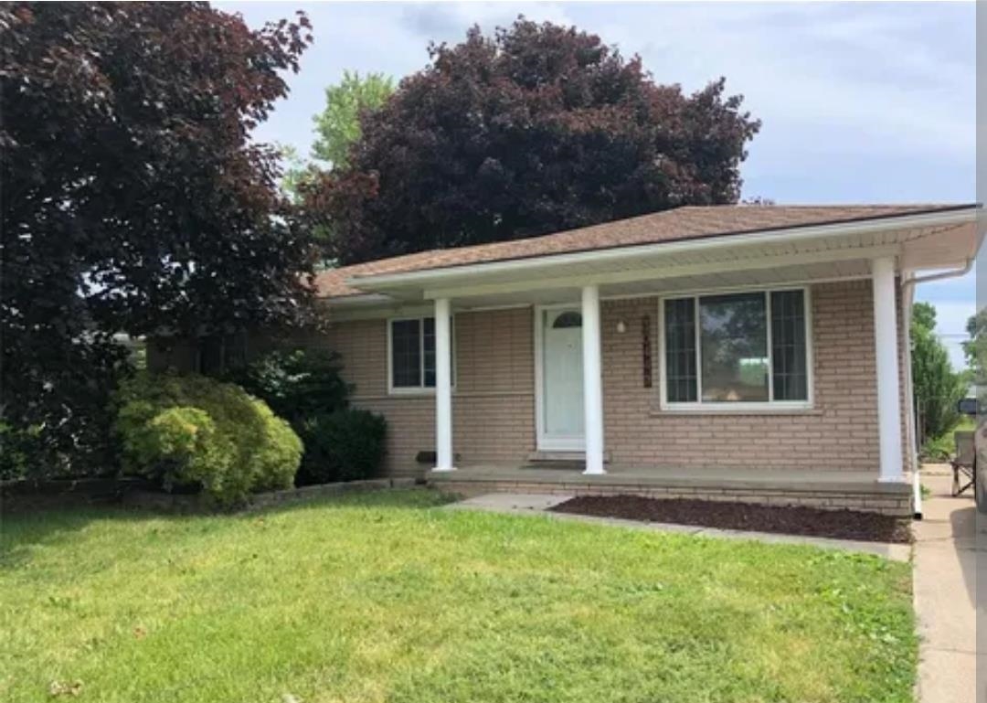 30448 Quinkert Street photo 1