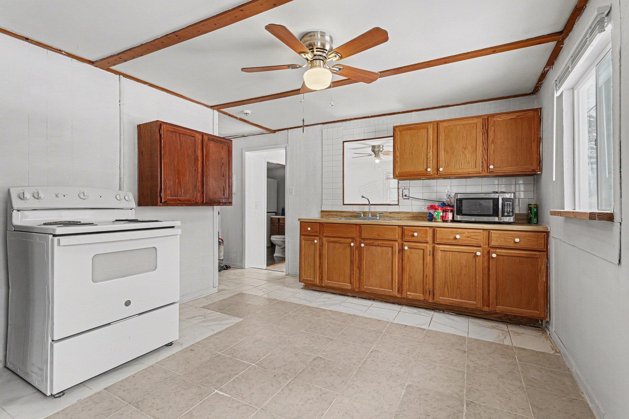 1654 Opland Road photo 3