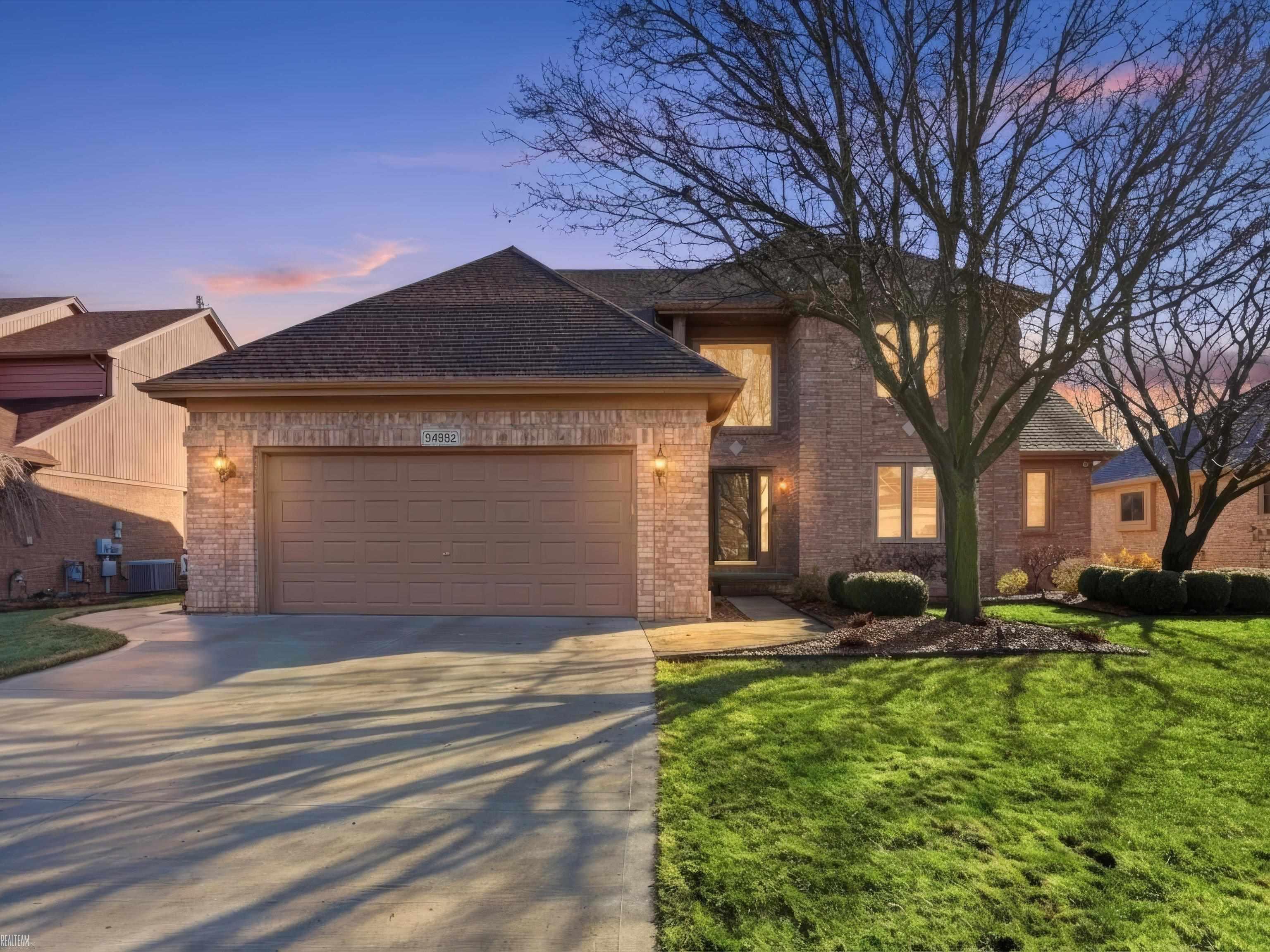 Macomb Twp, MI, 48042