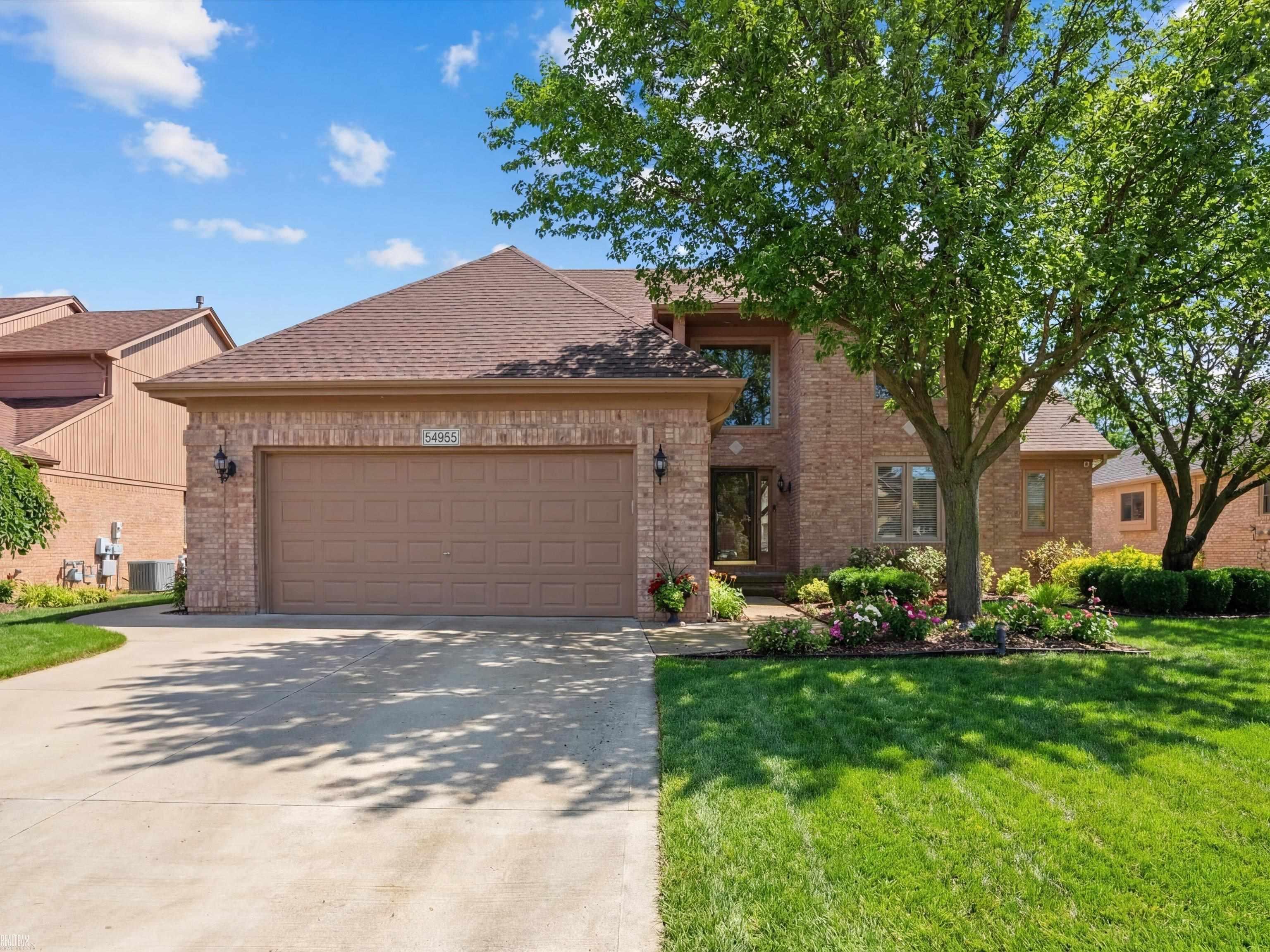 Macomb Twp, MI, 48042