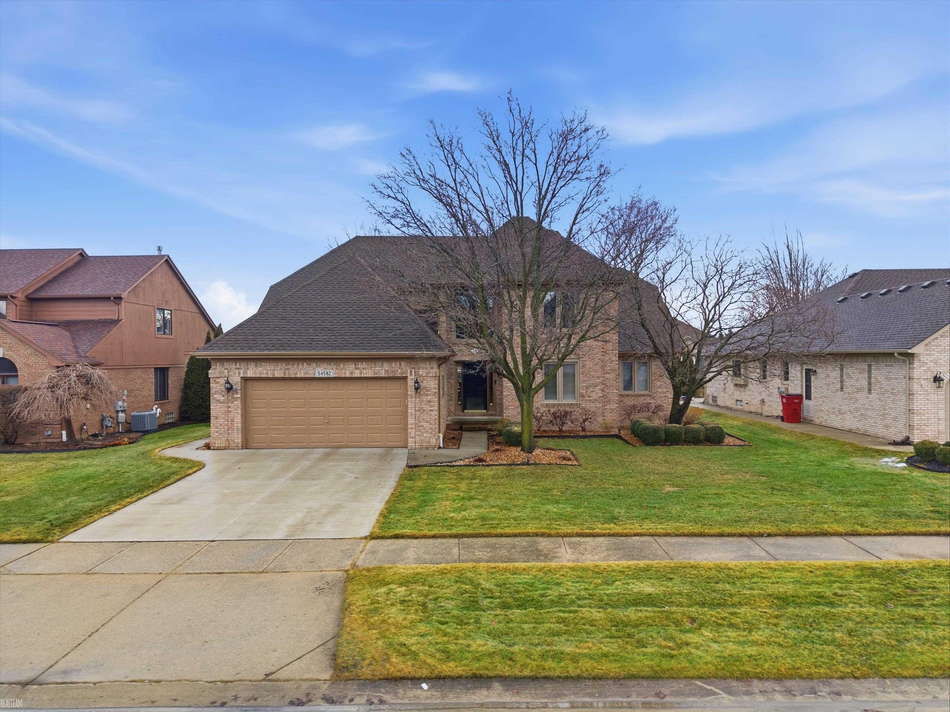 Macomb Twp, MI, 48042