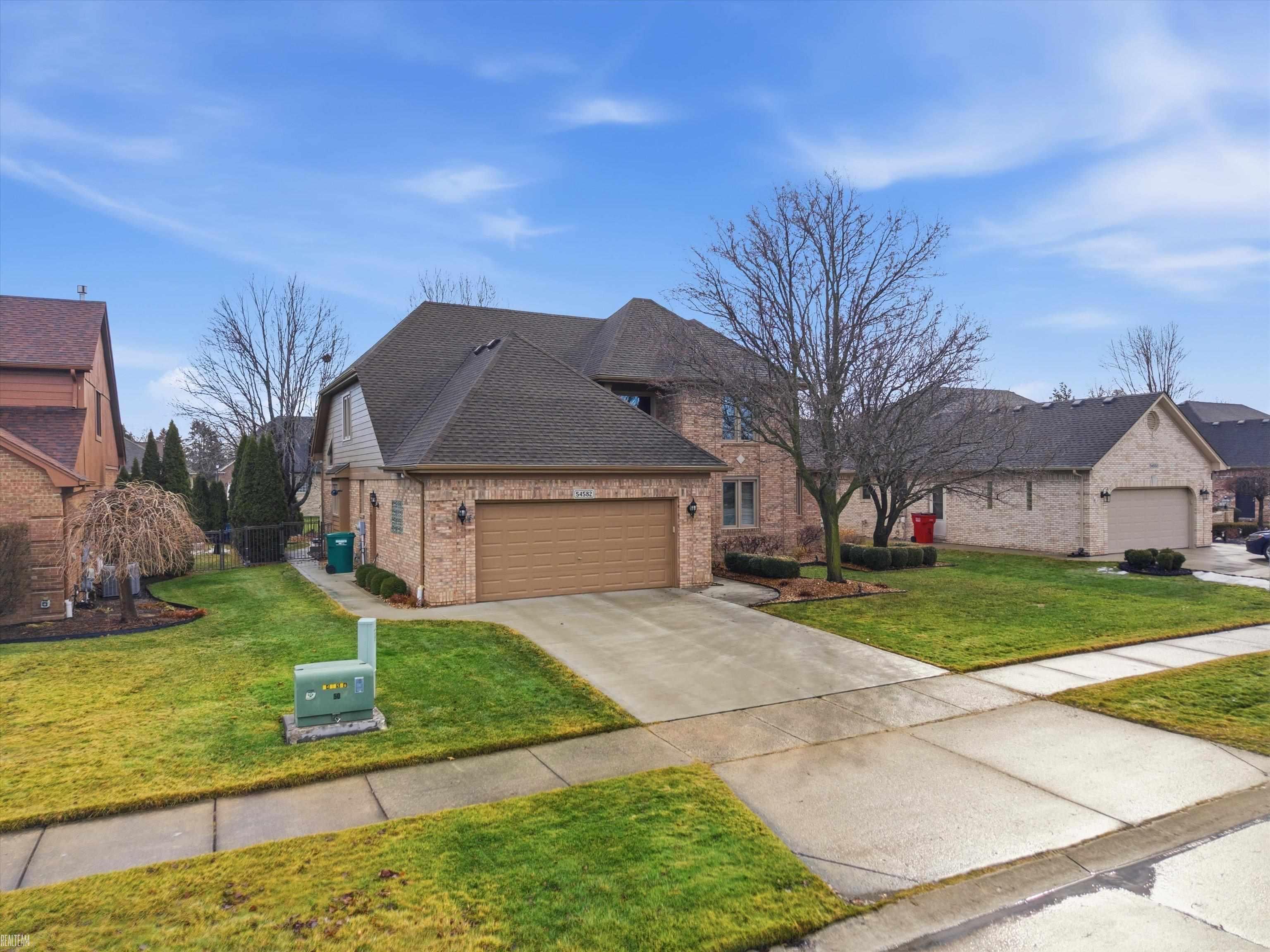 Macomb Twp, MI, 48042