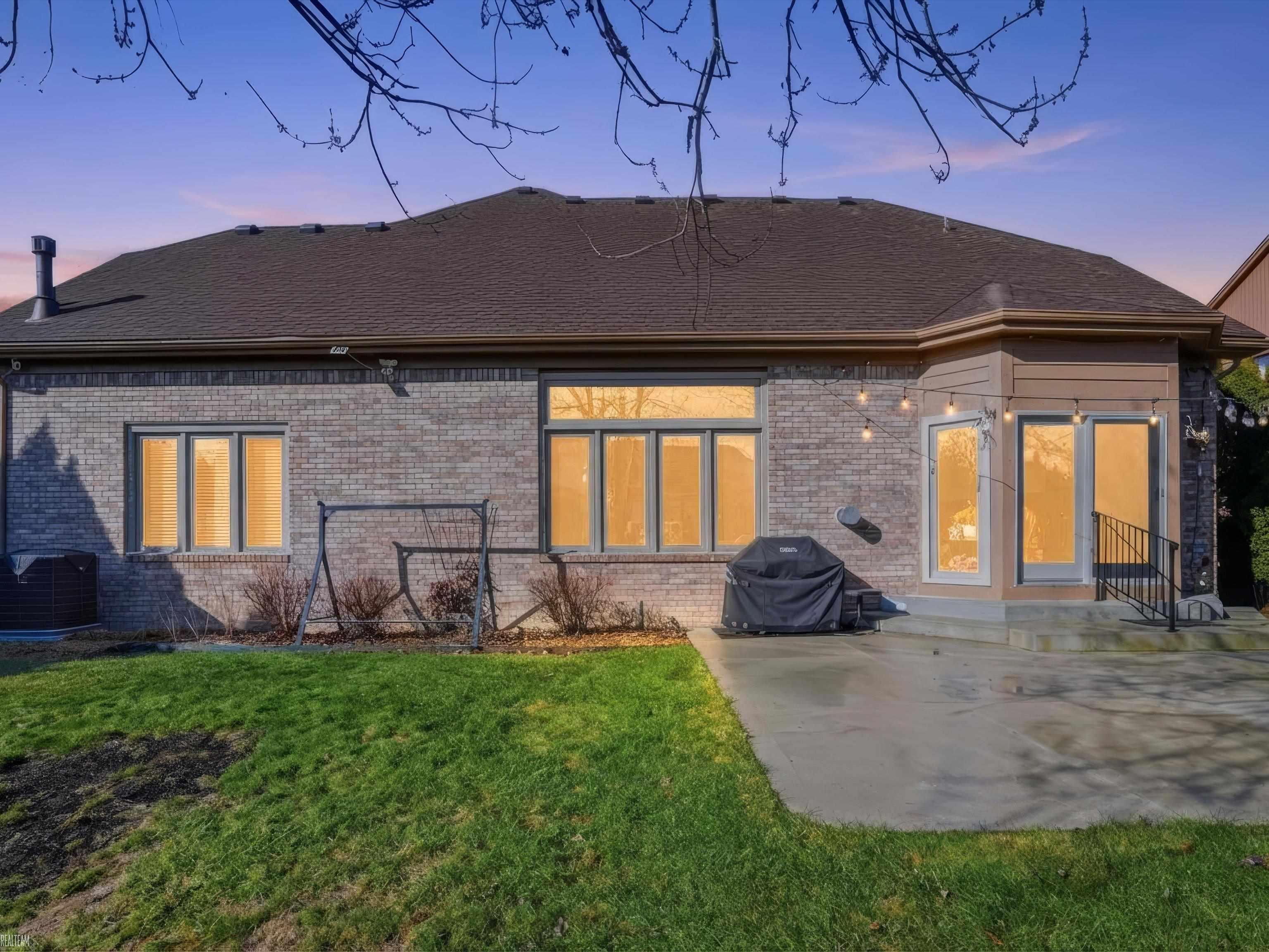 Macomb Twp, MI, 48042