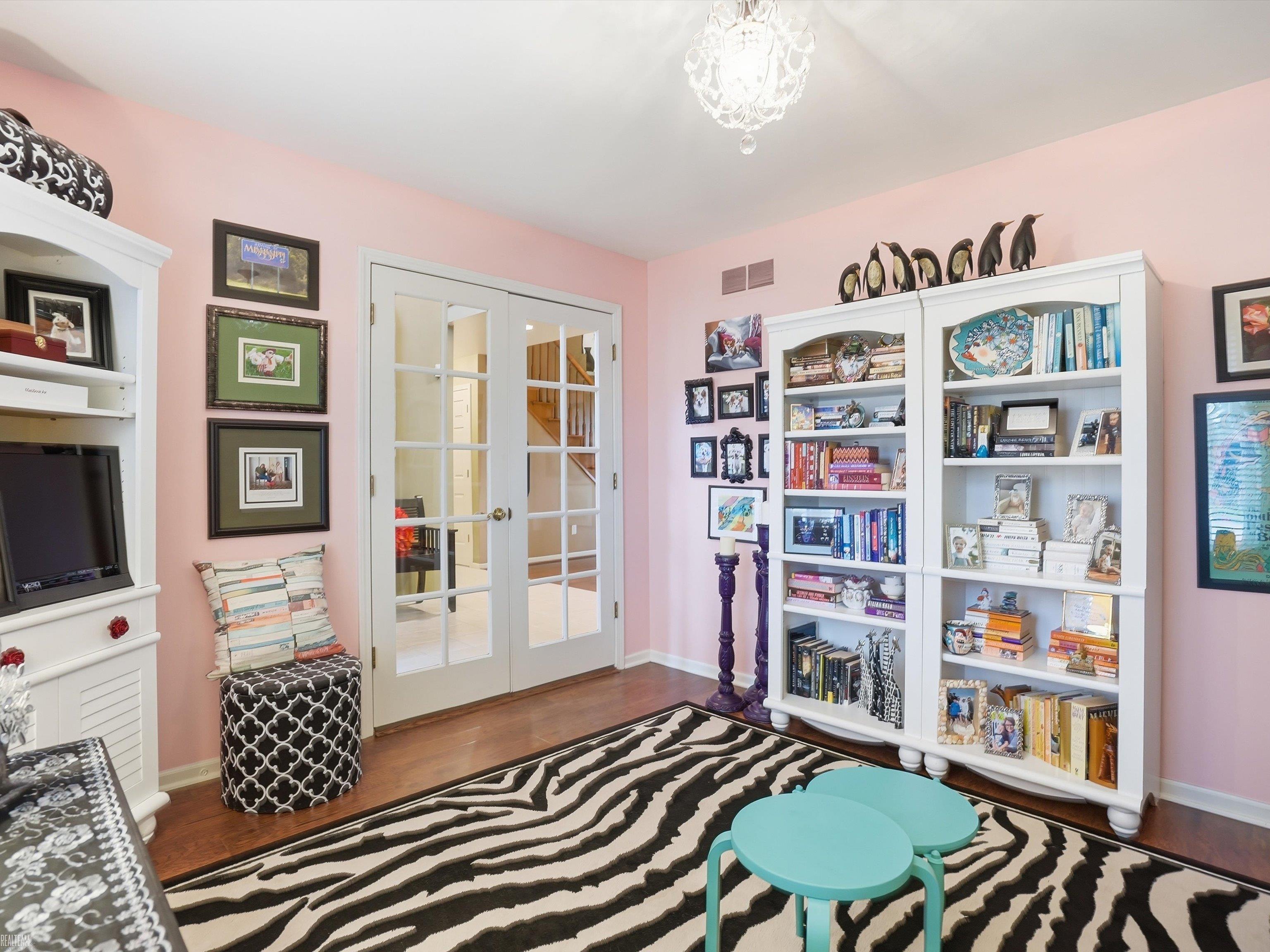 Macomb Twp, MI, 48042