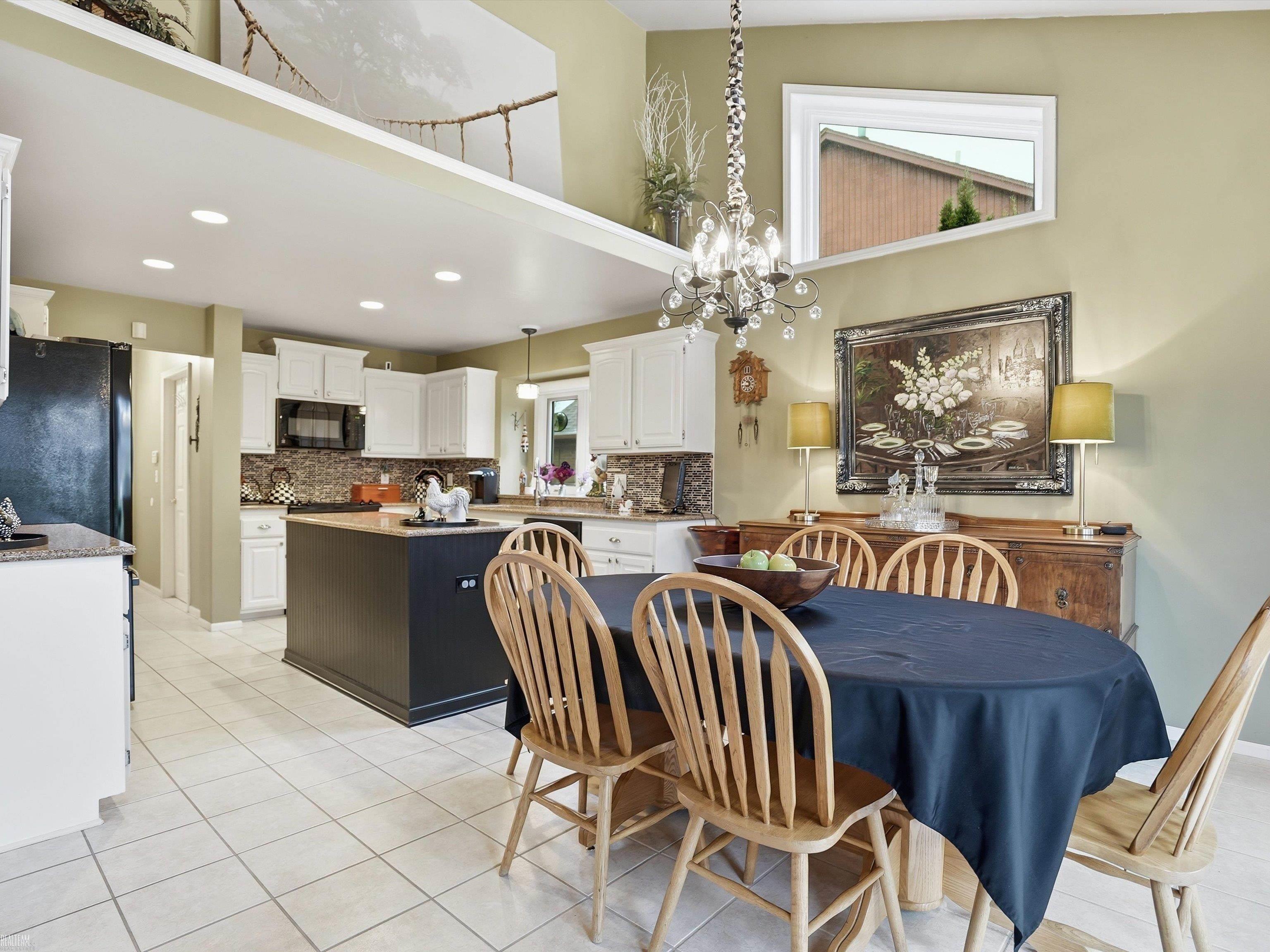 Macomb Twp, MI, 48042