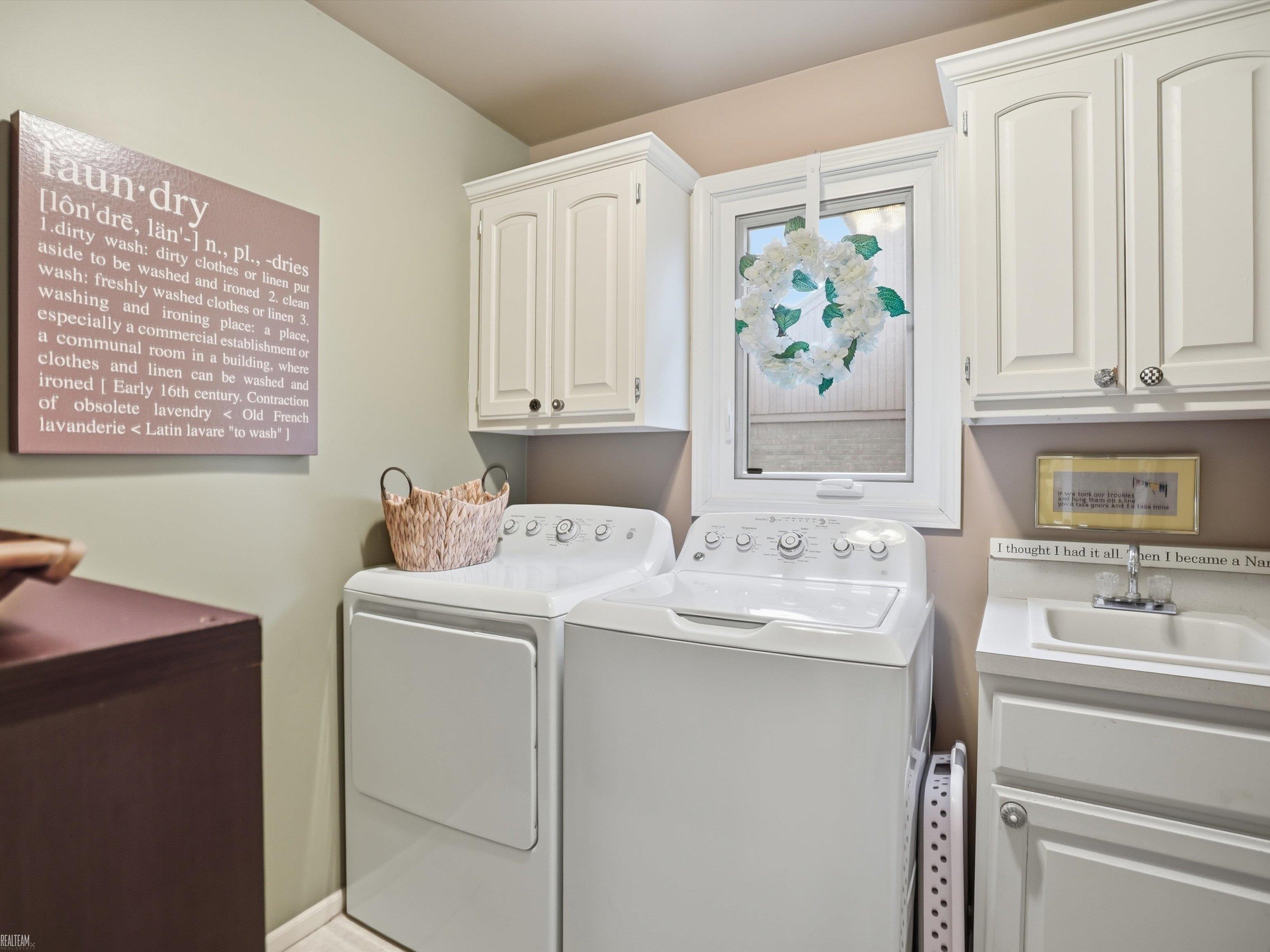 Macomb Twp, MI, 48042