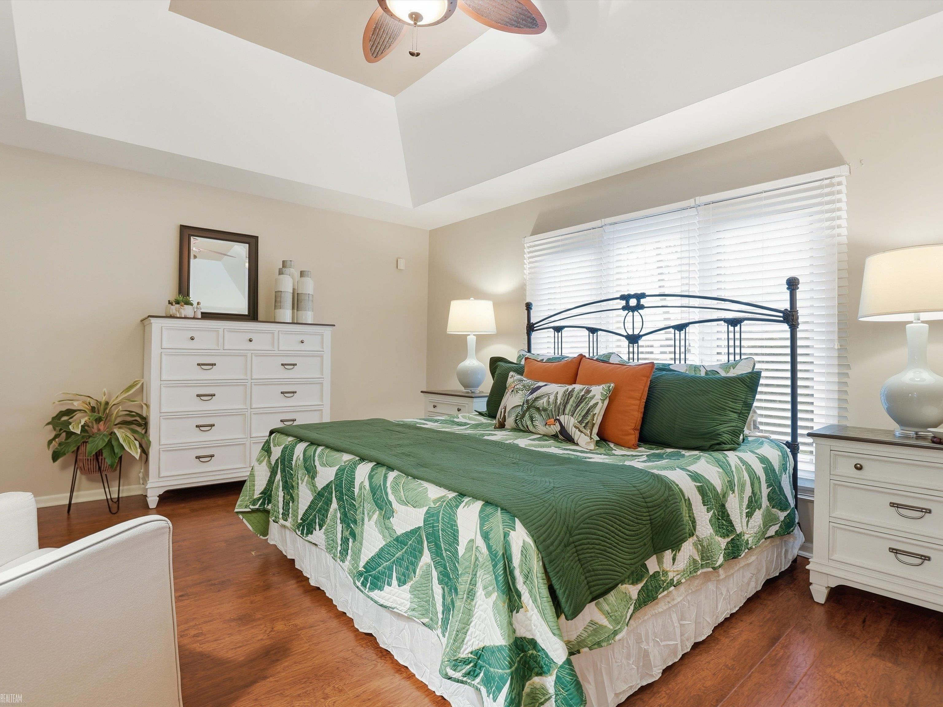 Macomb Twp, MI, 48042