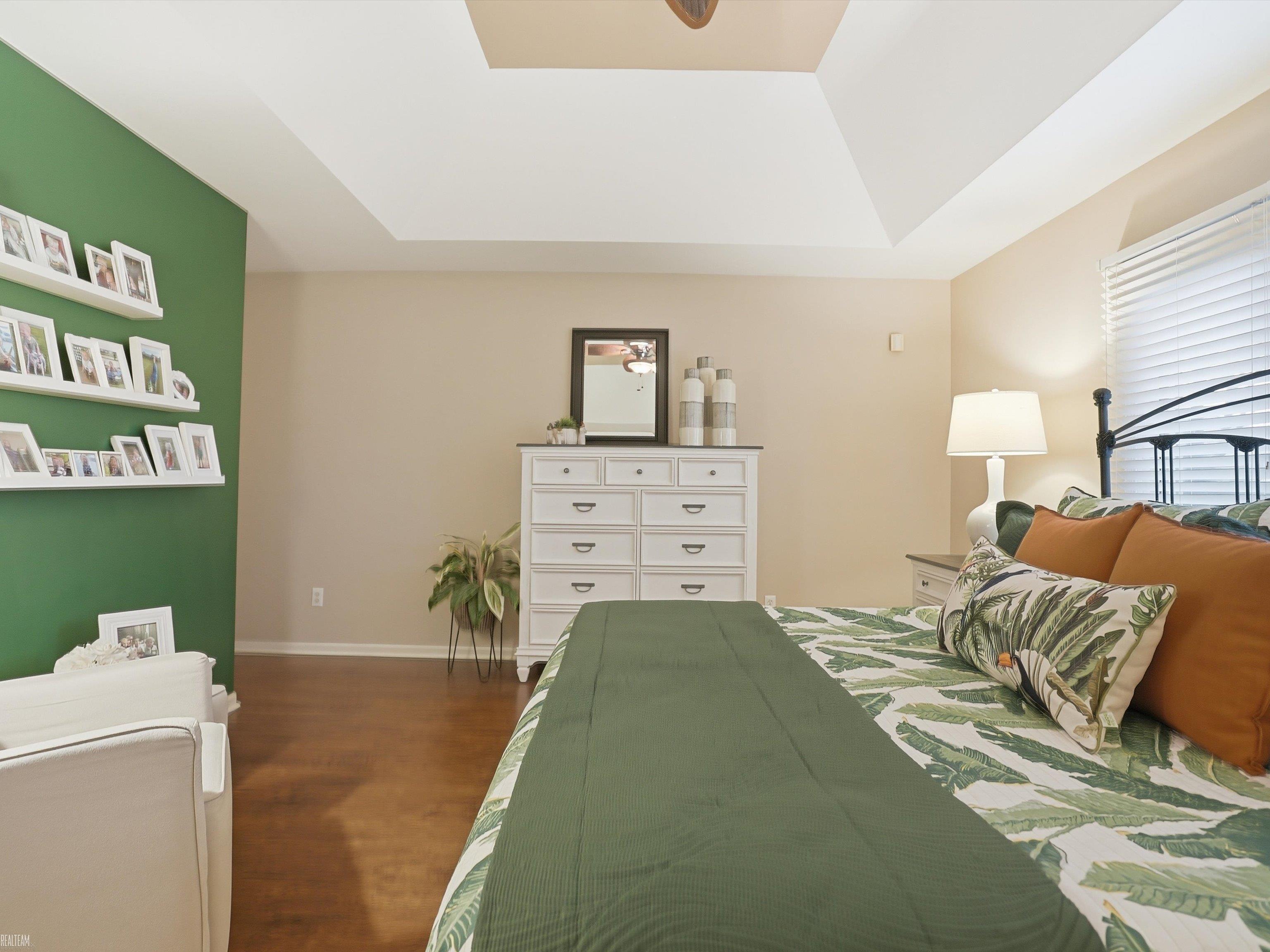 Macomb Twp, MI, 48042