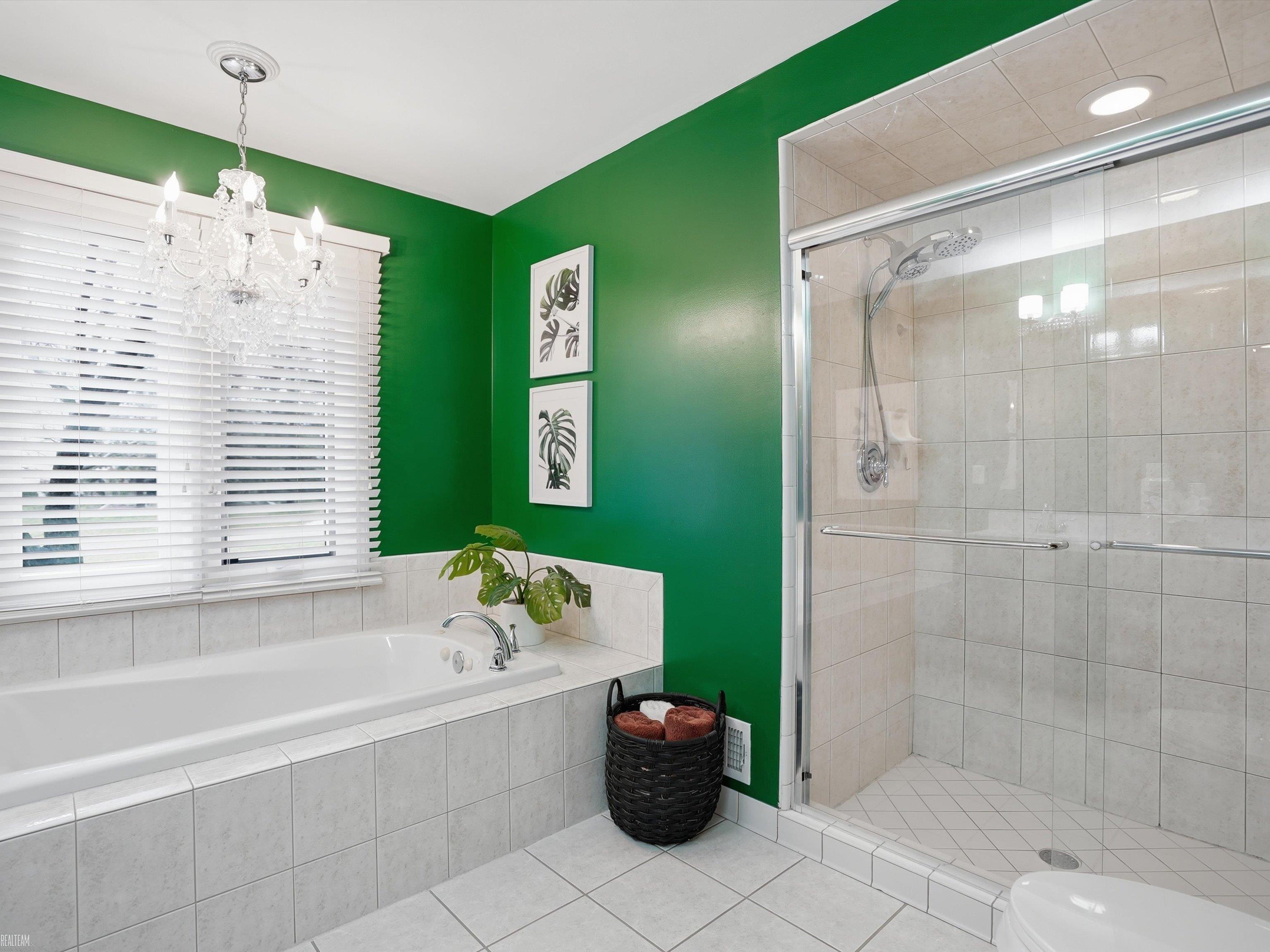 Macomb Twp, MI, 48042