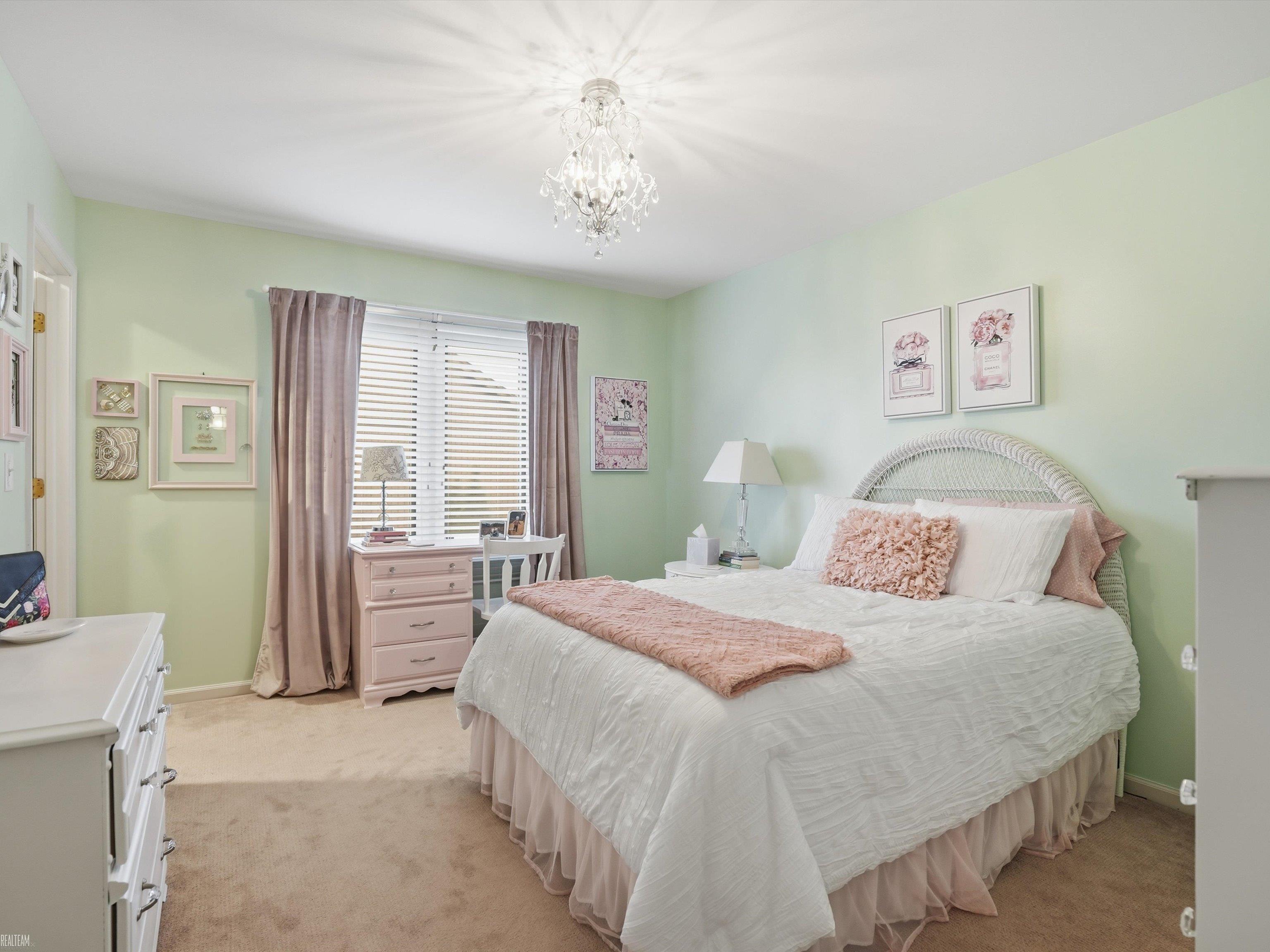 Macomb Twp, MI, 48042