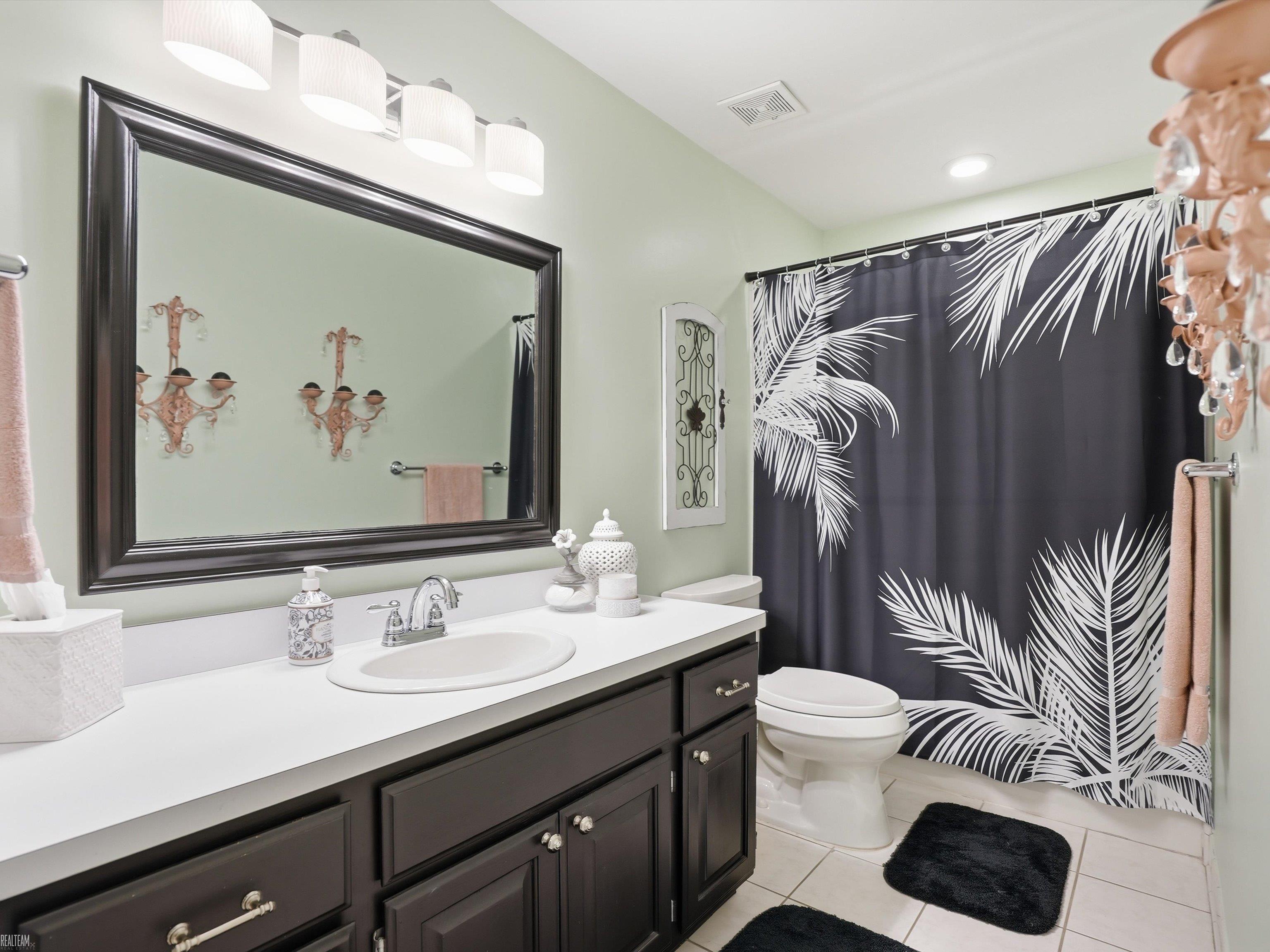 Macomb Twp, MI, 48042