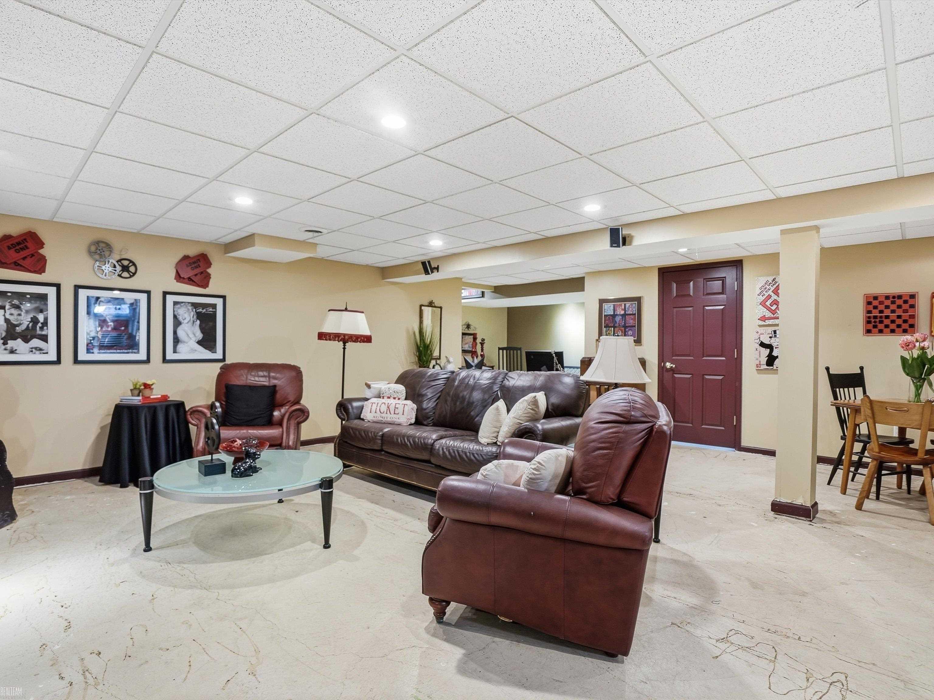 Macomb Twp, MI, 48042