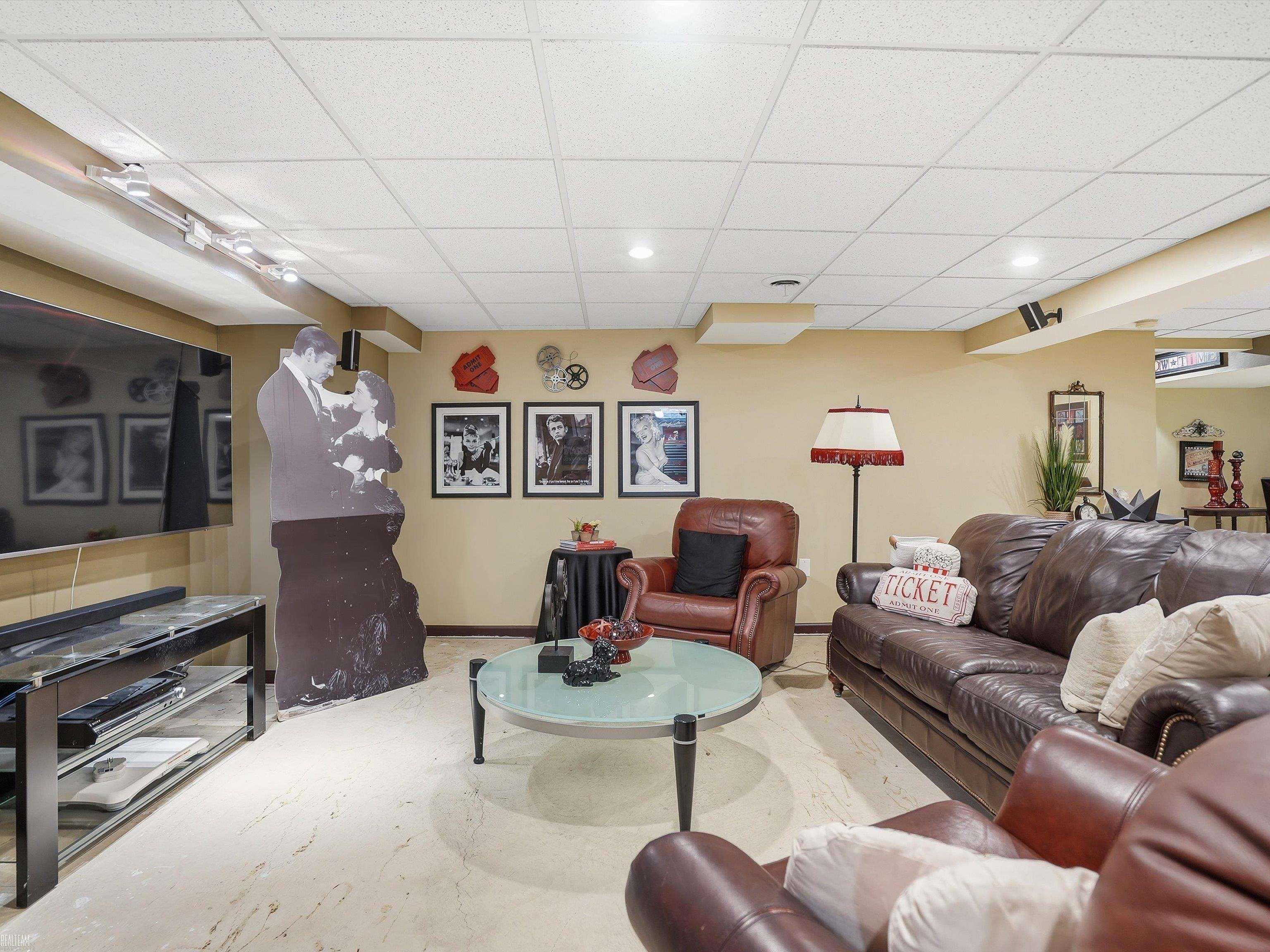 Macomb Twp, MI, 48042