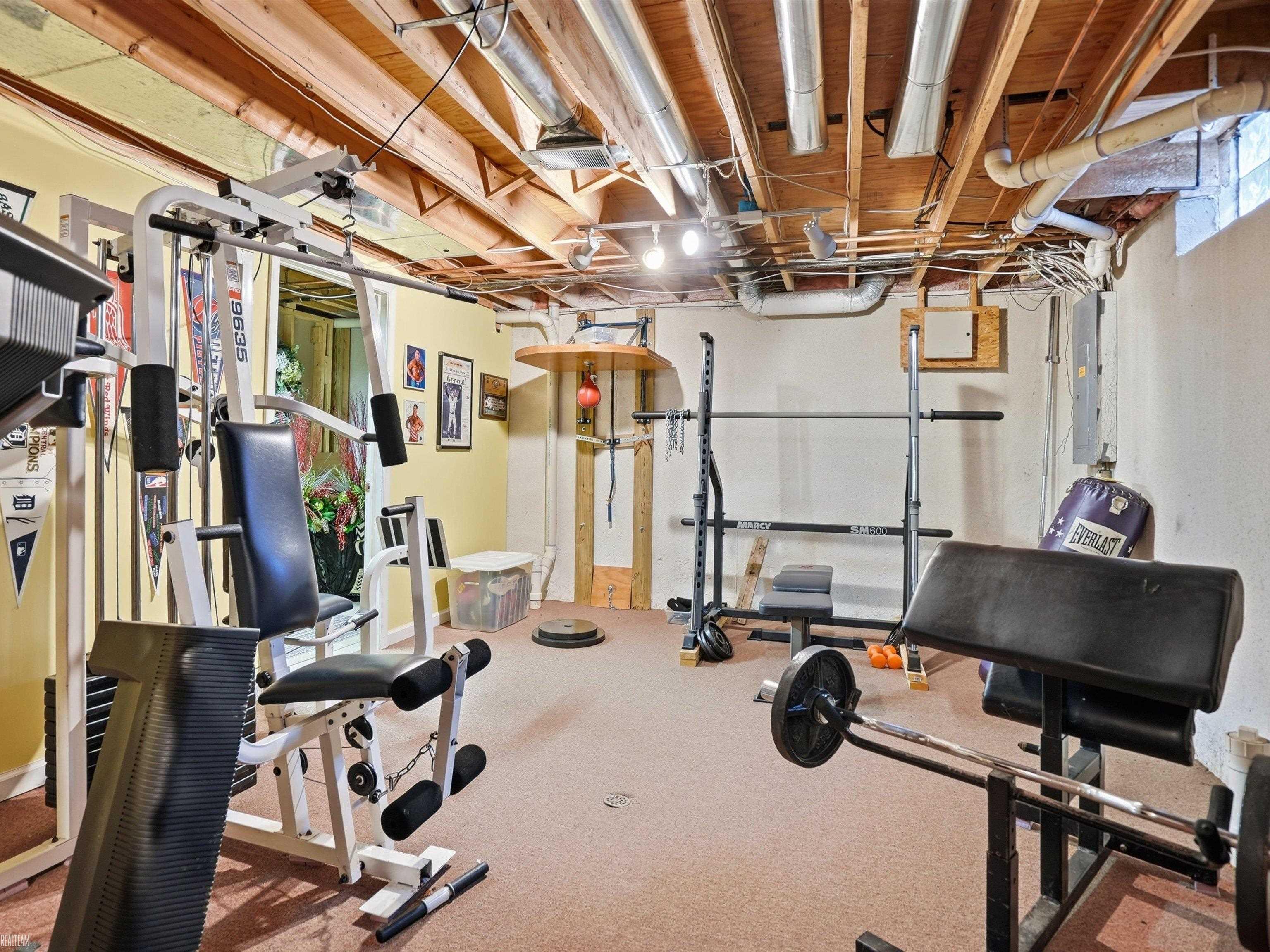 Macomb Twp, MI, 48042