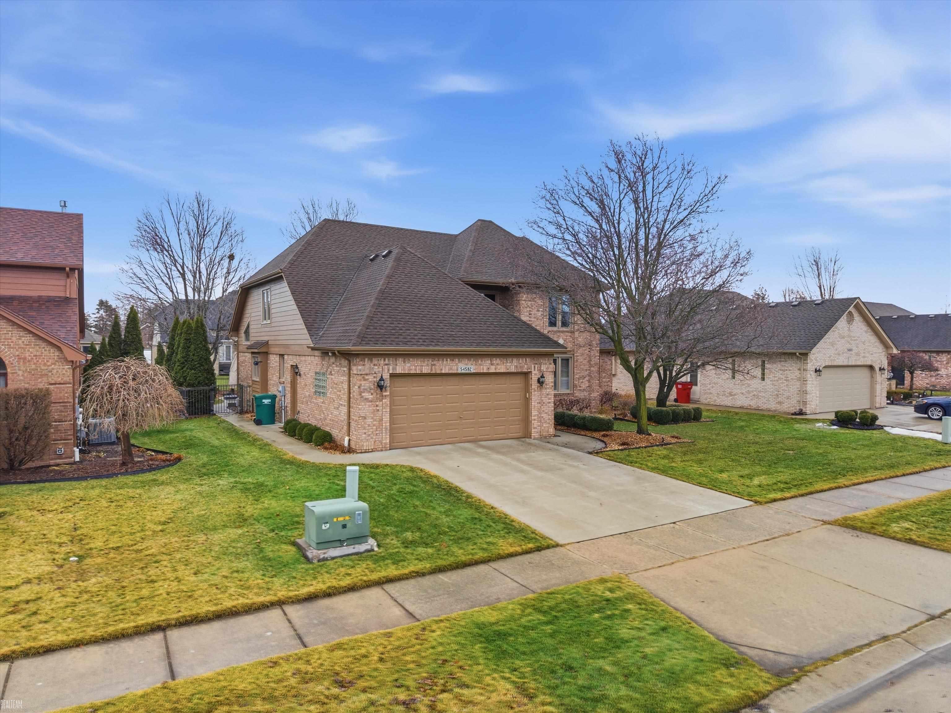 Macomb Twp, MI, 48042