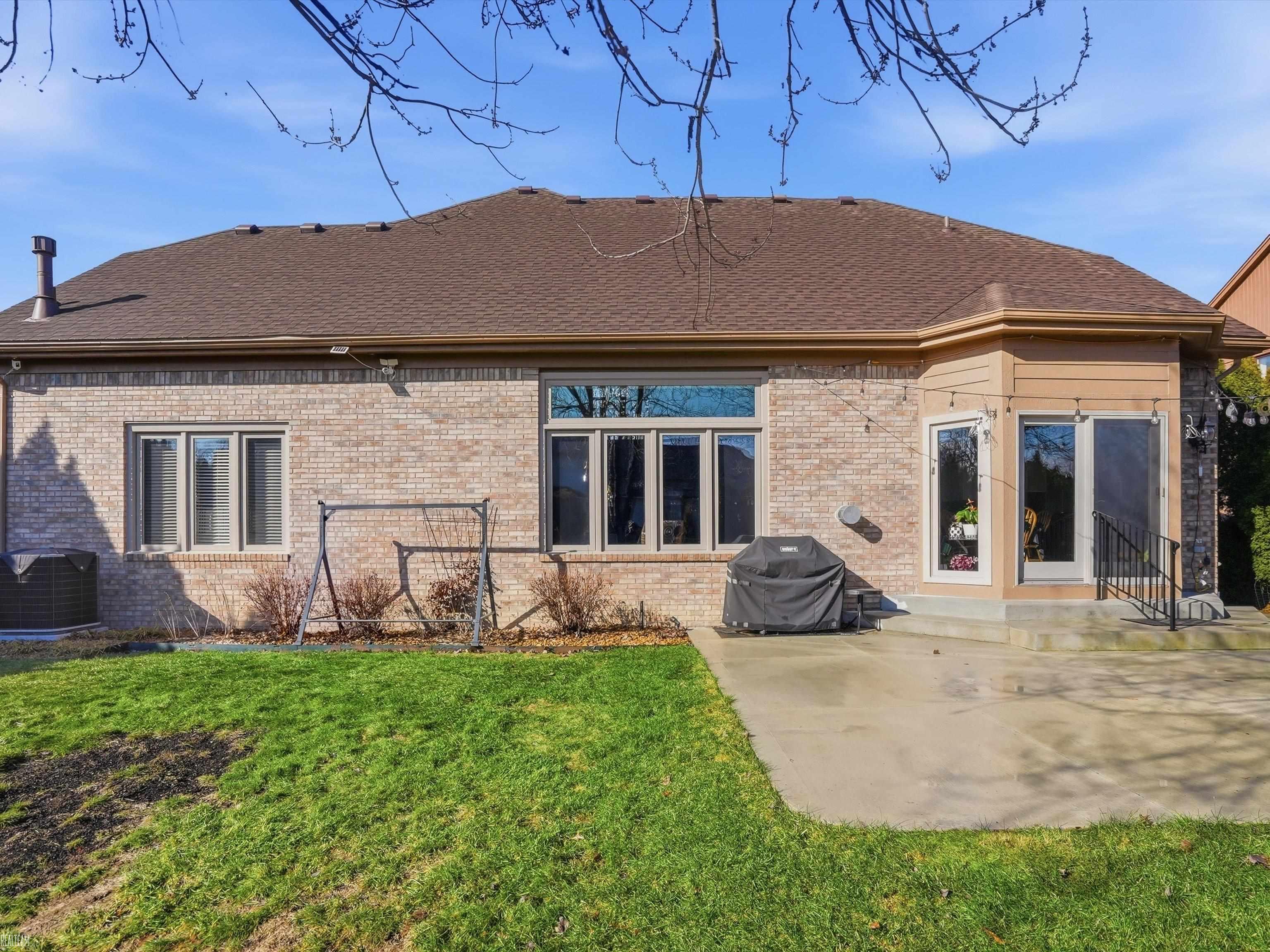 Macomb Twp, MI, 48042