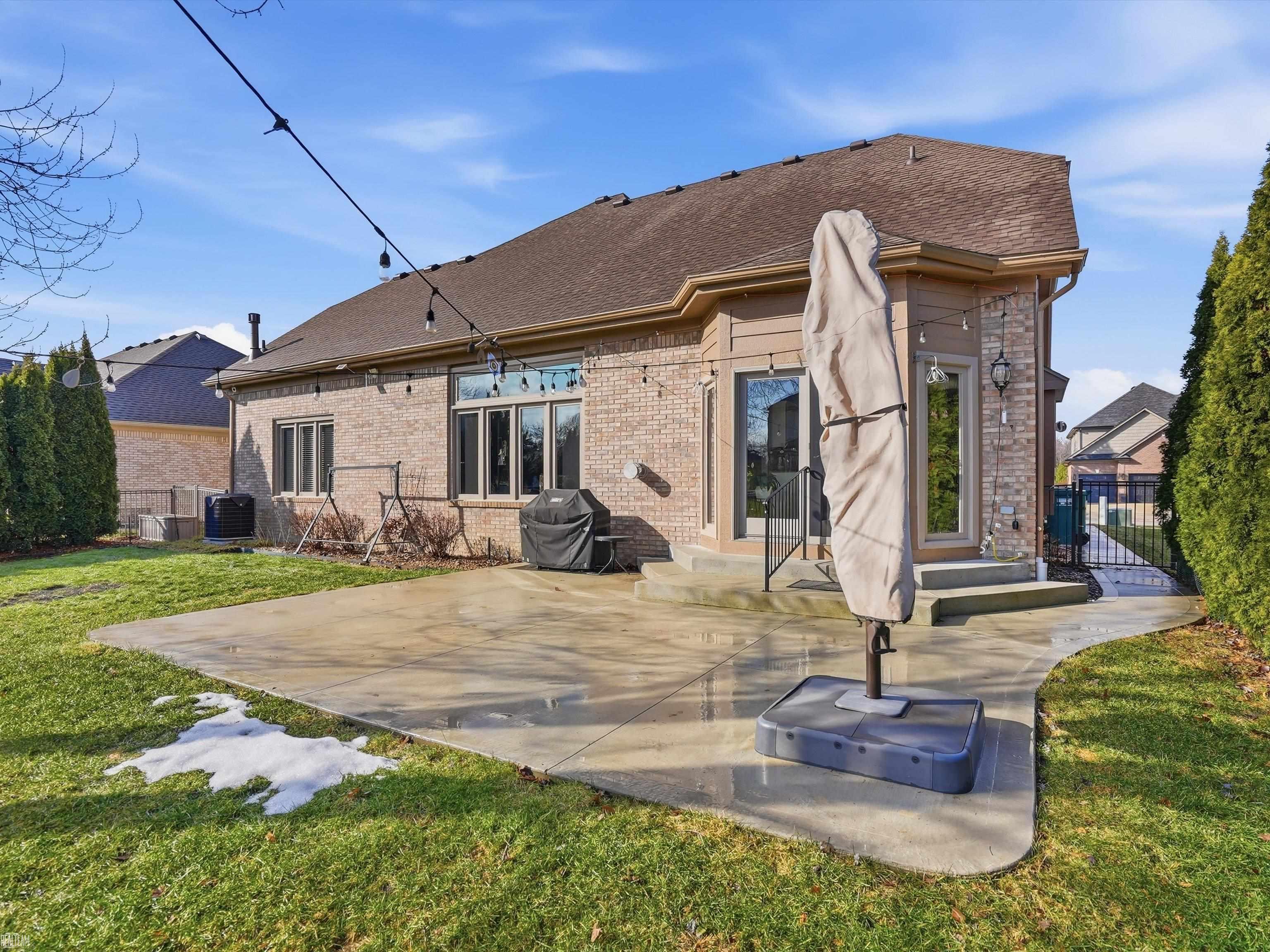 Macomb Twp, MI, 48042