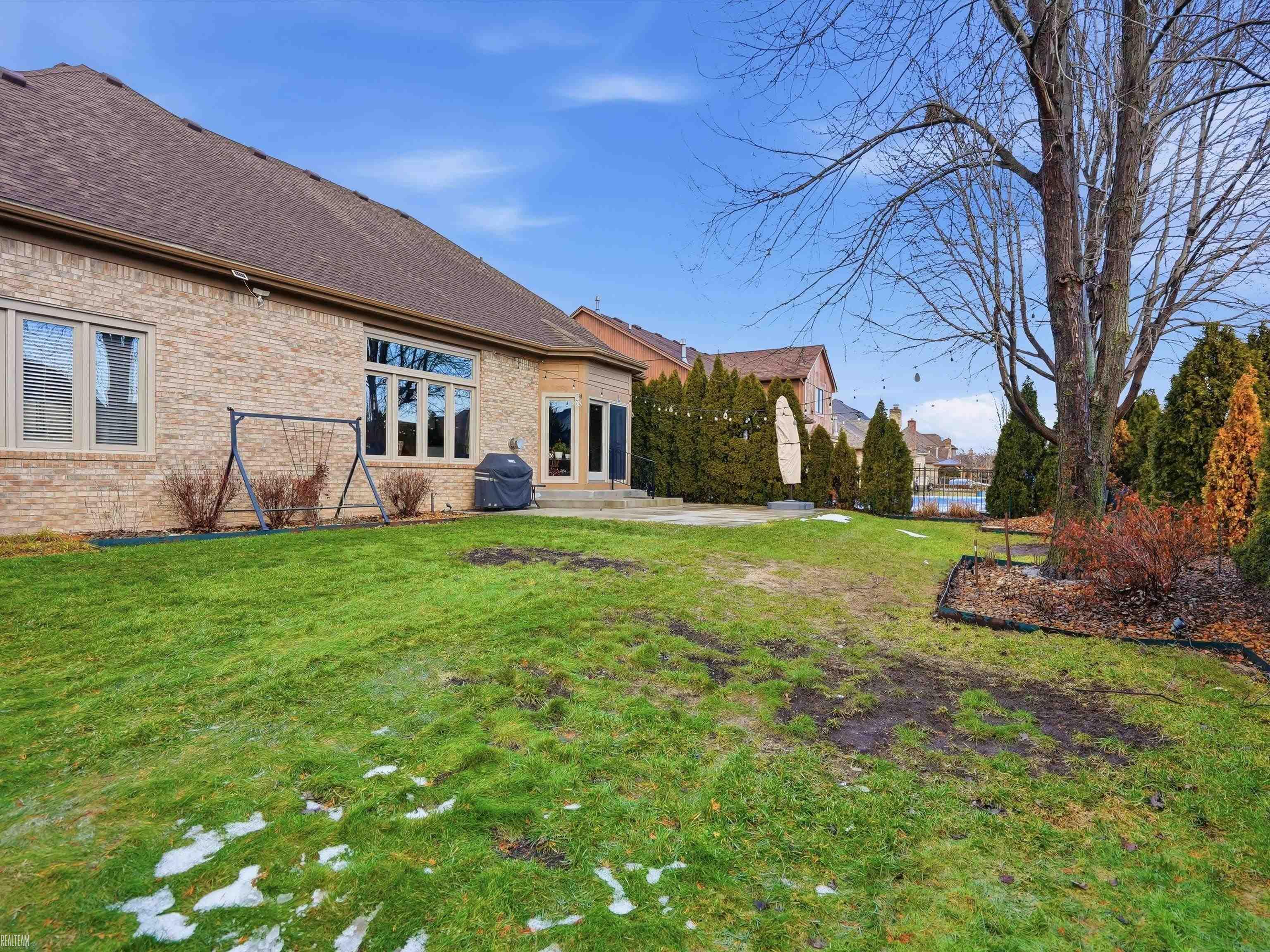 Macomb Twp, MI, 48042