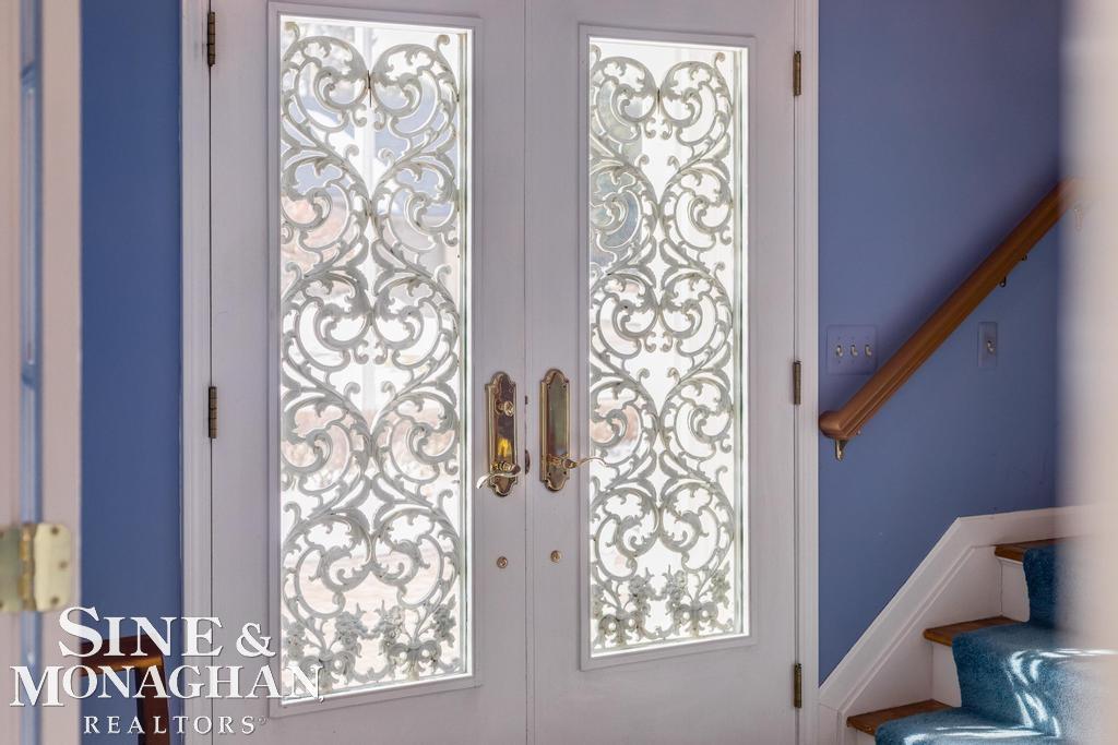 8 Lake Shore Lane, Grosse Pointe Shores, MI, 48236