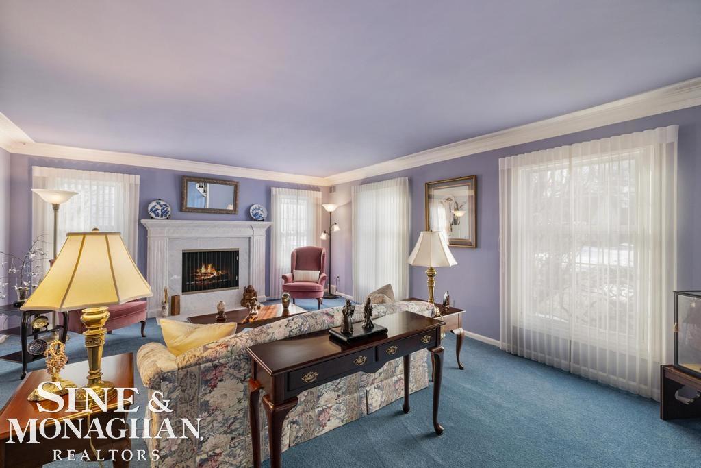 8 Lake Shore Lane, Grosse Pointe Shores, MI, 48236