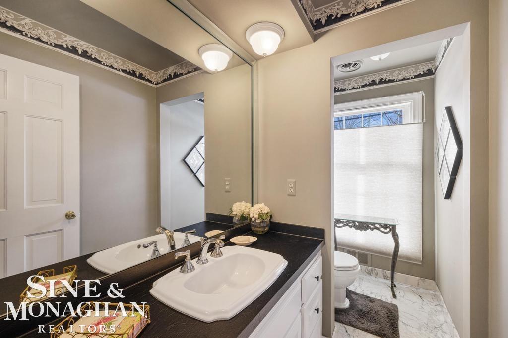 8 Lake Shore Lane, Grosse Pointe Shores, MI, 48236