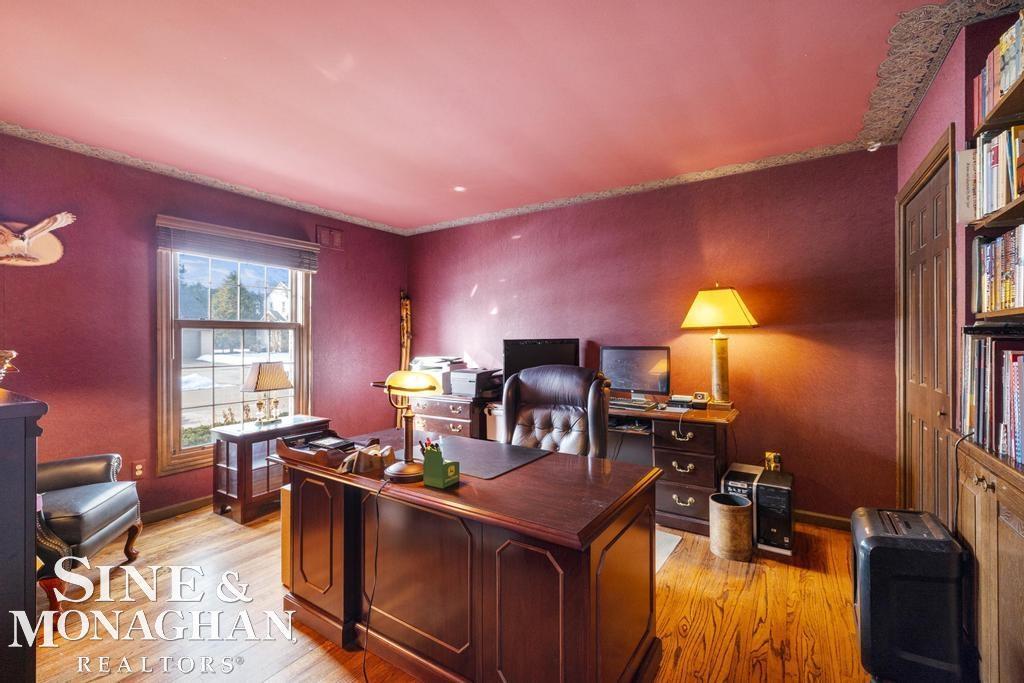 8 Lake Shore Lane, Grosse Pointe Shores, MI, 48236