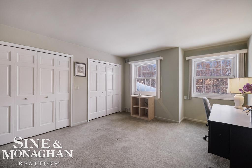 8 Lake Shore Lane, Grosse Pointe Shores, MI, 48236