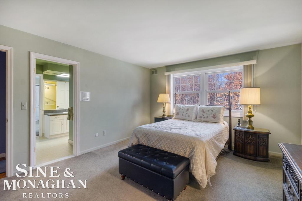 8 Lake Shore Lane, Grosse Pointe Shores, MI, 48236