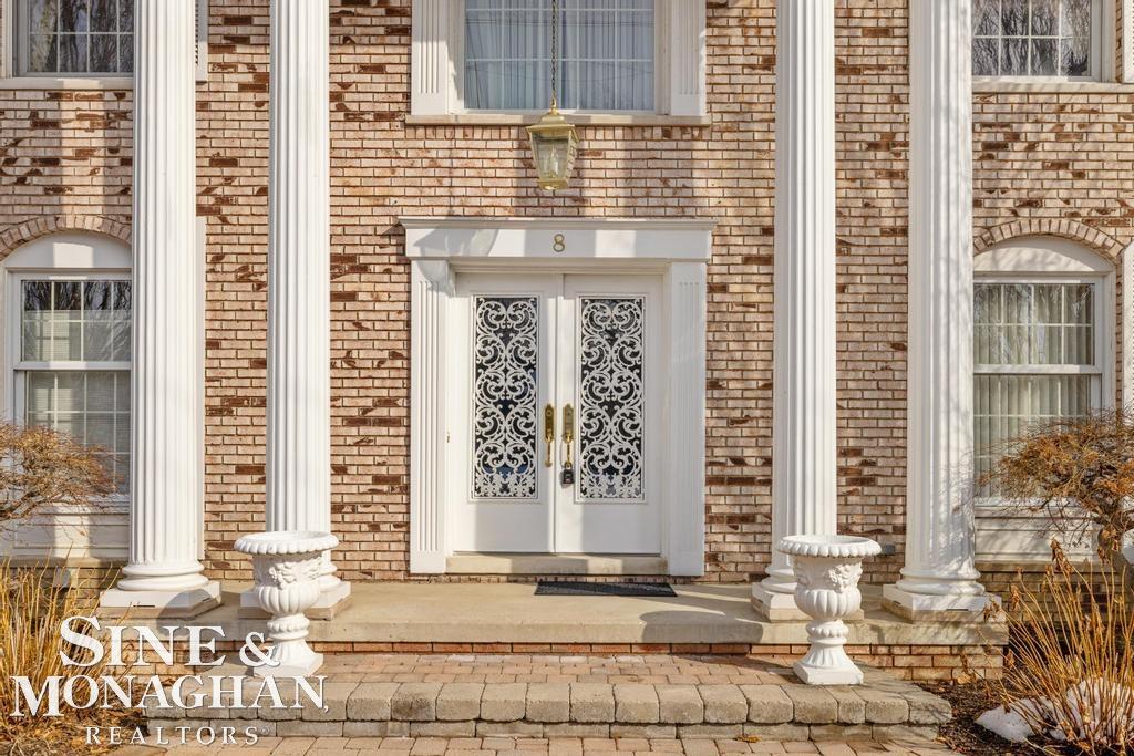 8 Lake Shore Lane, Grosse Pointe Shores, MI, 48236