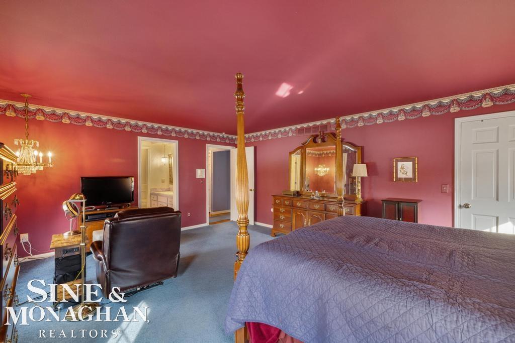 8 Lake Shore Lane, Grosse Pointe Shores, MI, 48236