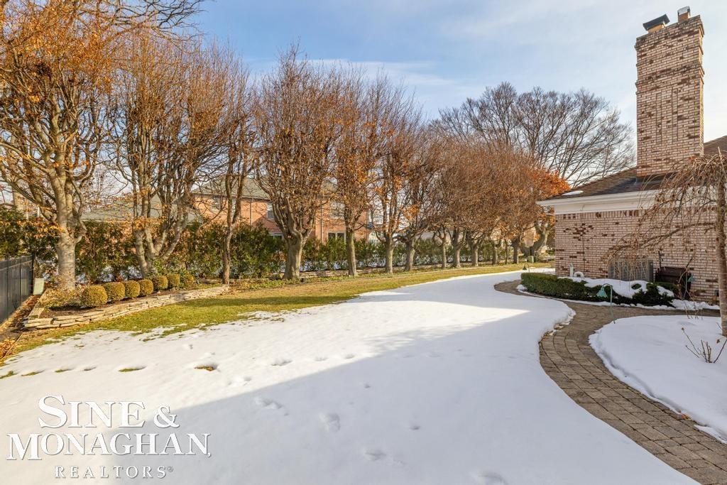 8 Lake Shore Lane, Grosse Pointe Shores, MI, 48236