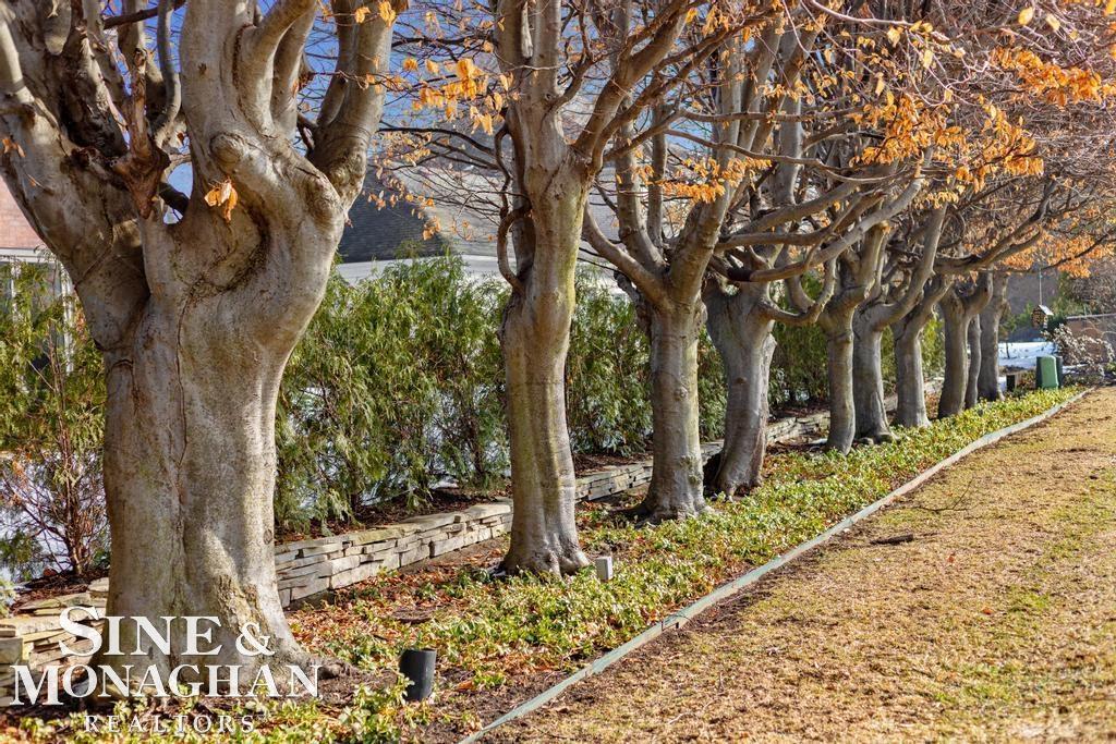 8 Lake Shore Lane, Grosse Pointe Shores, MI, 48236