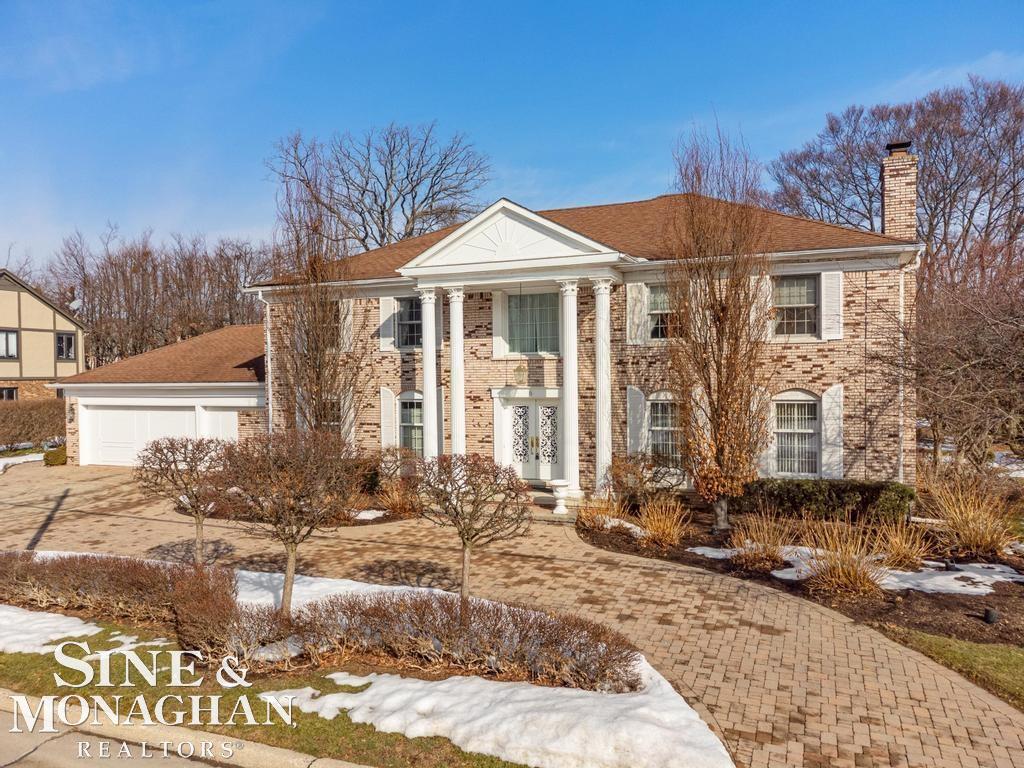 8 Lake Shore Lane, Grosse Pointe Shores, MI, 48236