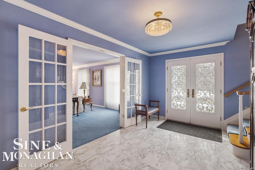 8 Lake Shore Lane, Grosse Pointe Shores, MI, 48236