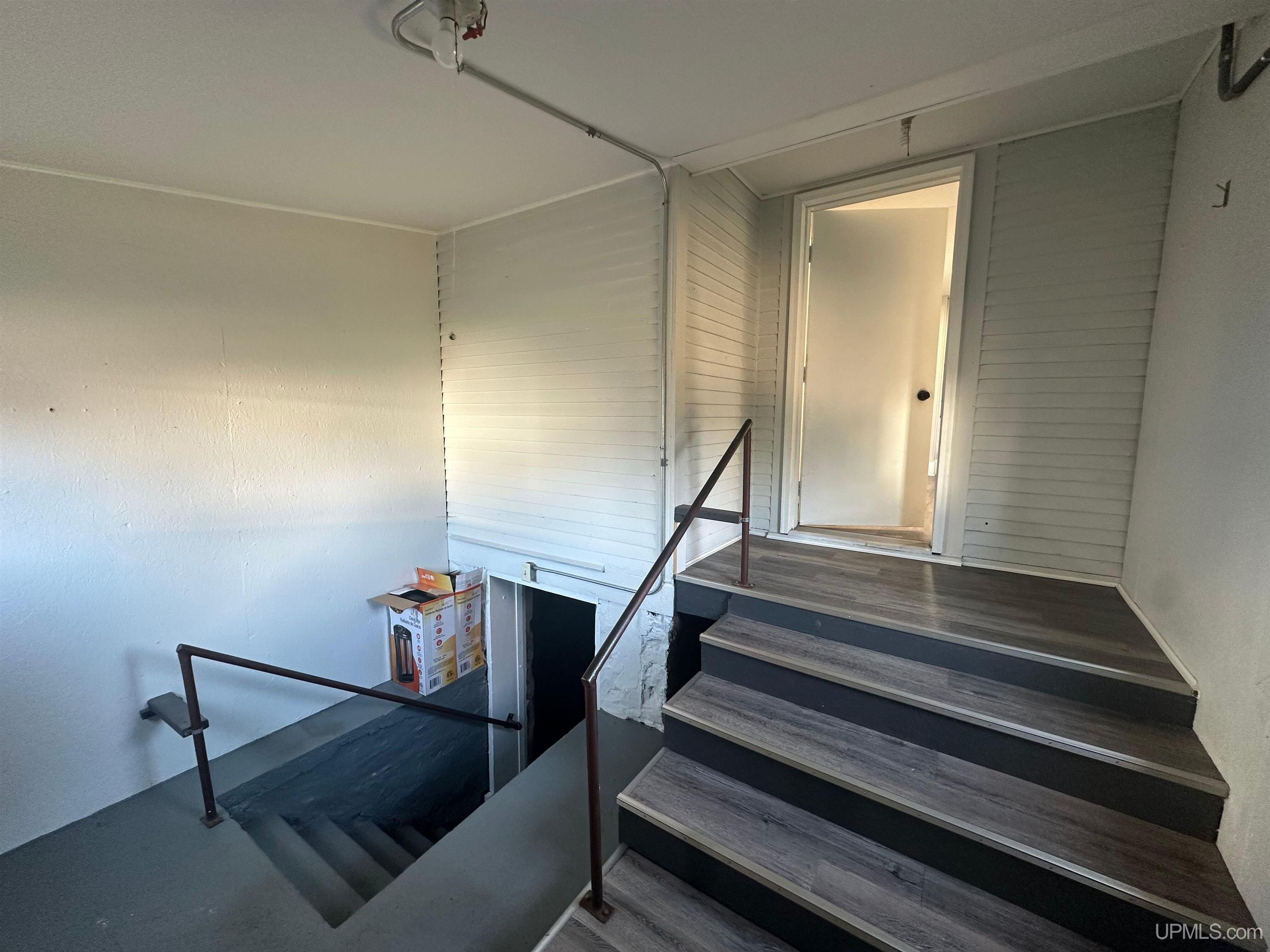 910 S 13th Street, Escanaba, MI, 49829