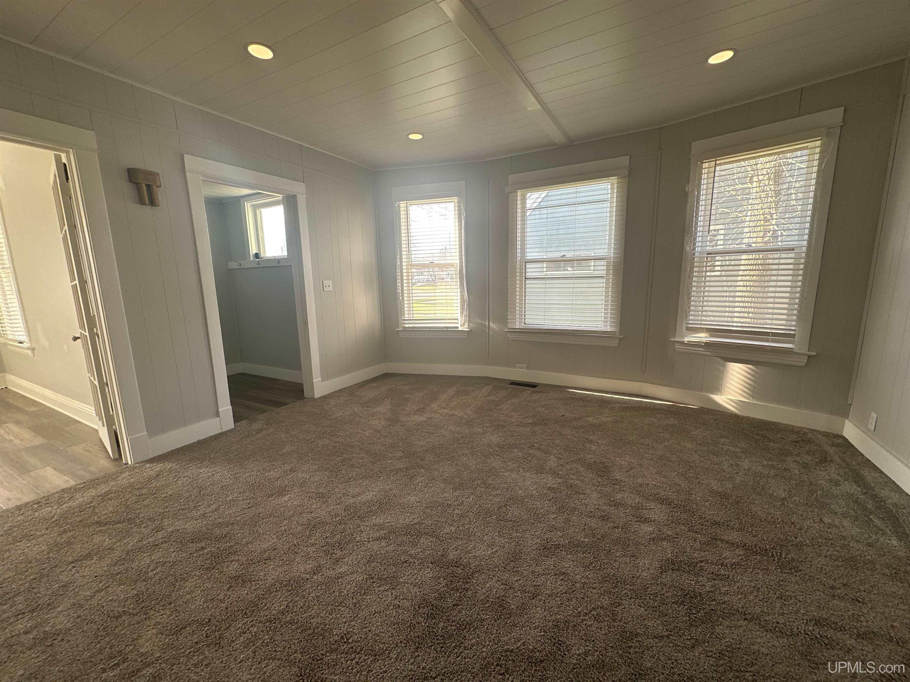 910 S 13th Street, Escanaba, MI, 49829