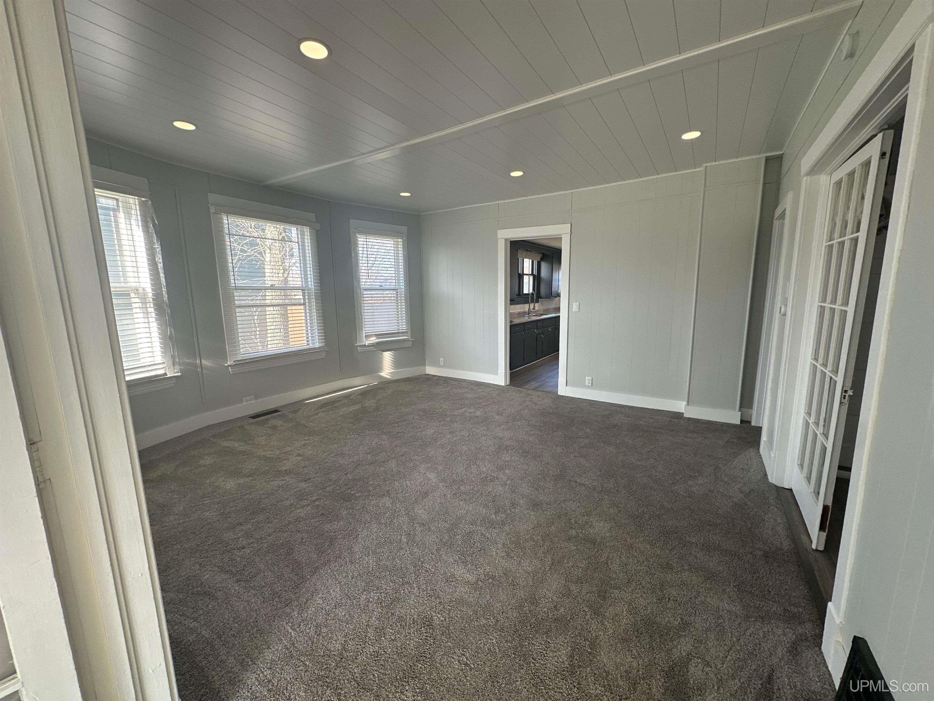 910 S 13th Street, Escanaba, MI, 49829