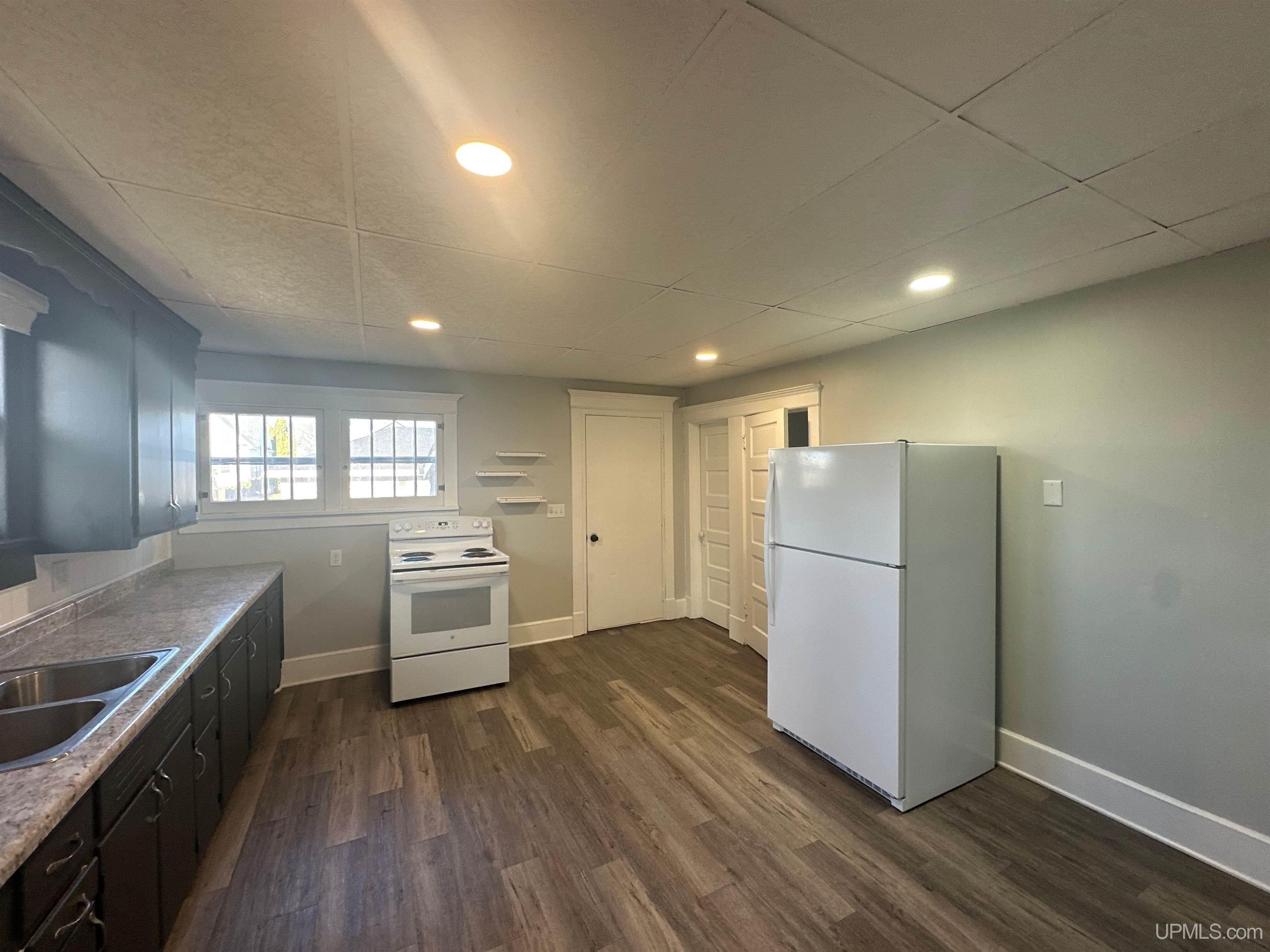 910 S 13th Street, Escanaba, MI, 49829