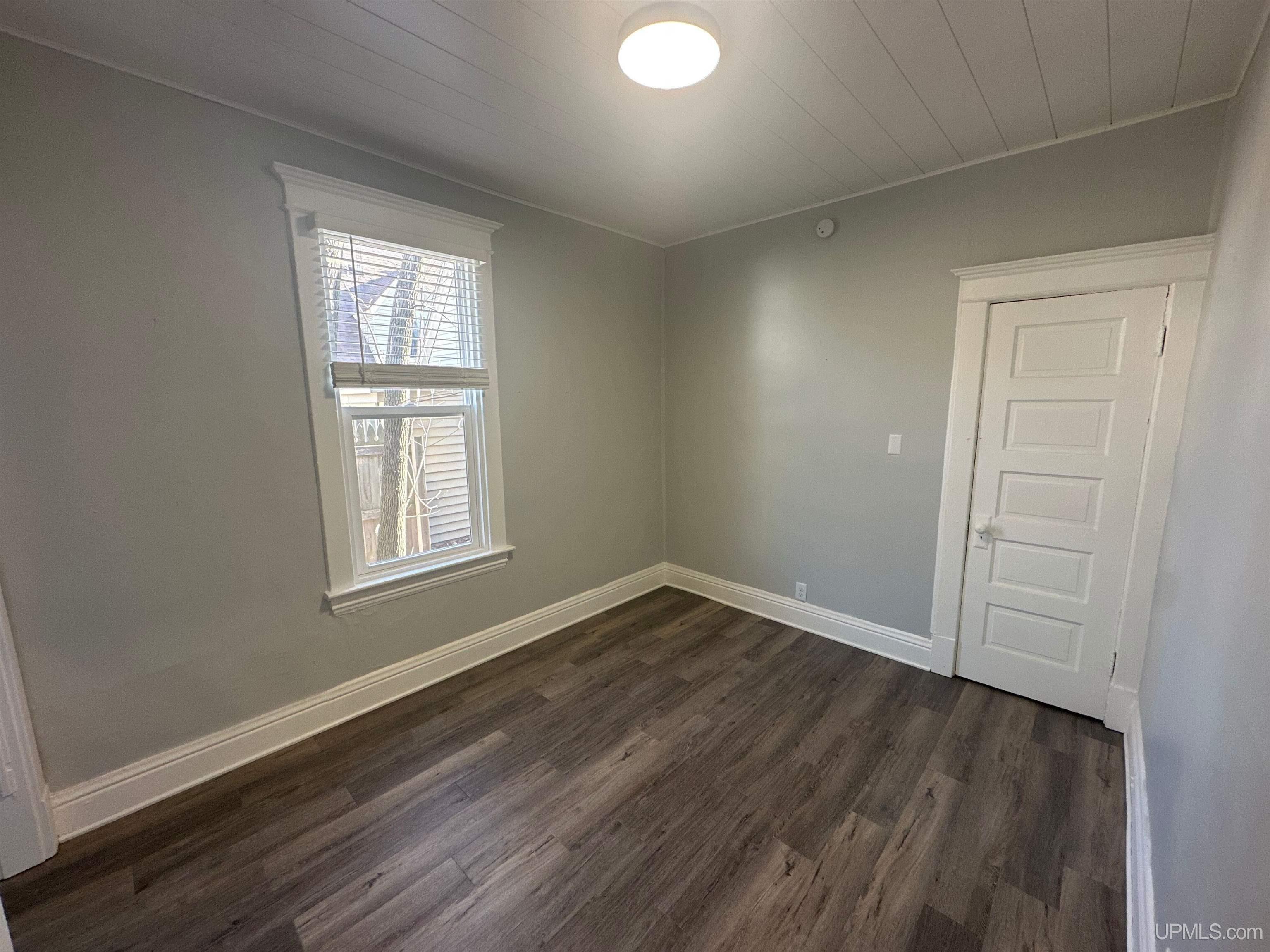 910 S 13th Street, Escanaba, MI, 49829