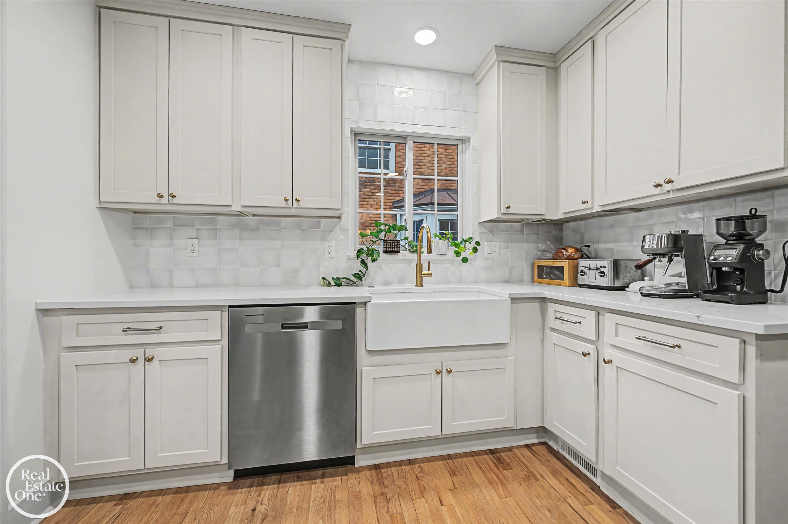 256 Fisher Road, Grosse Pointe Farms, MI, 48230