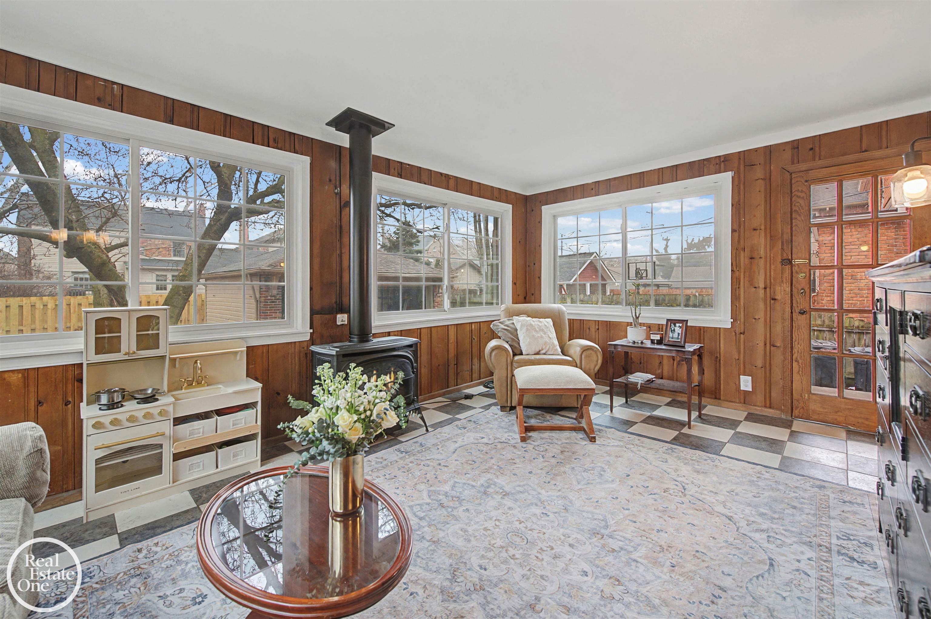 256 Fisher Road, Grosse Pointe Farms, MI, 48230